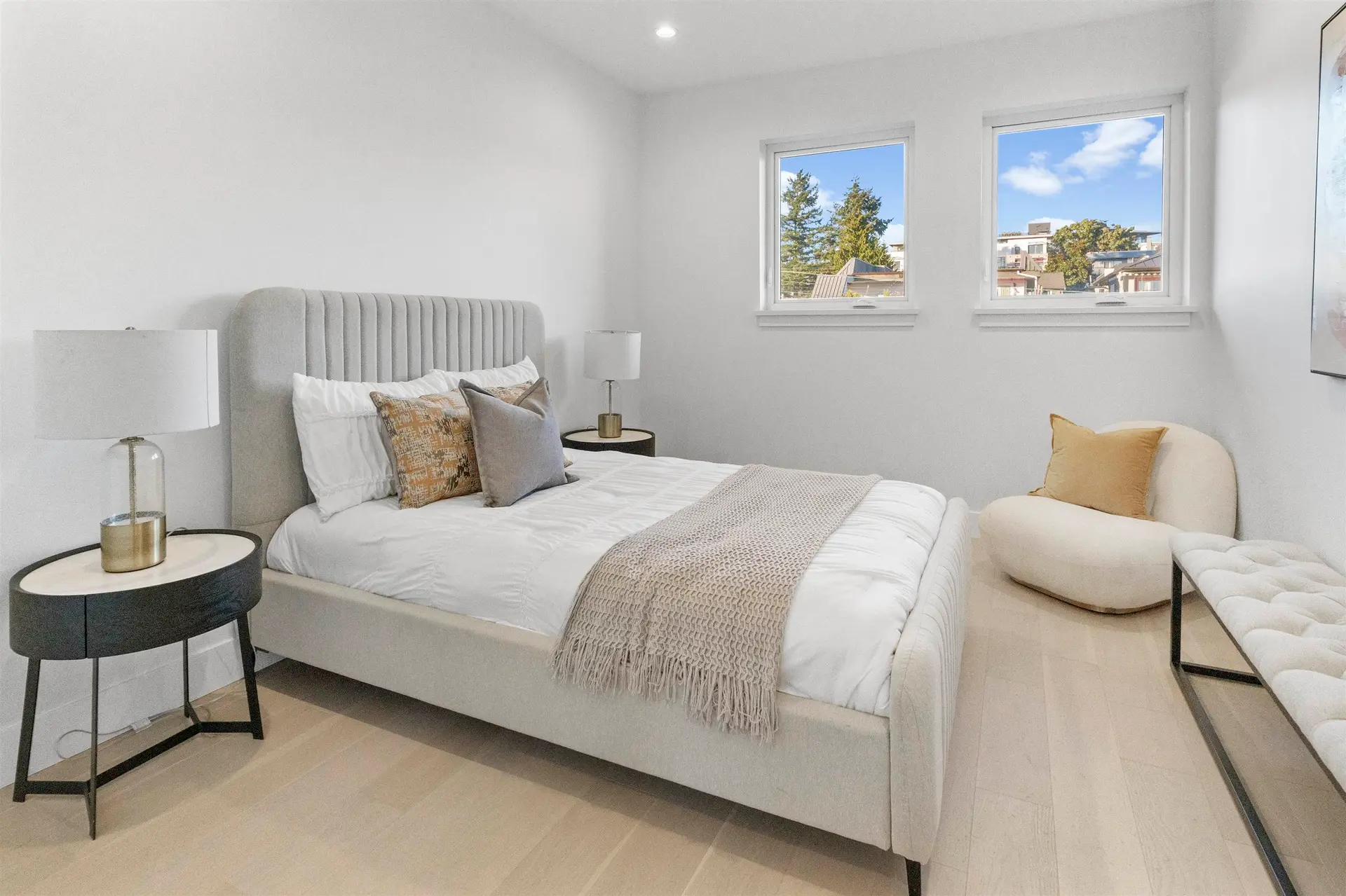#2 434 E 1st Street - Image 19
