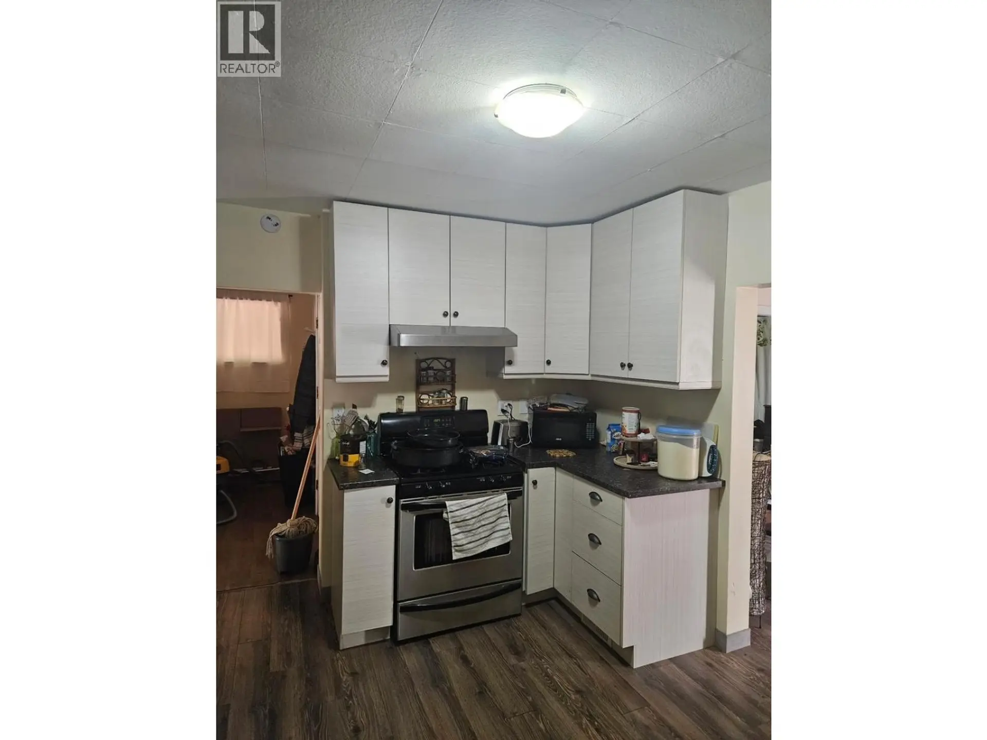 396 HOY LANE - Image 3