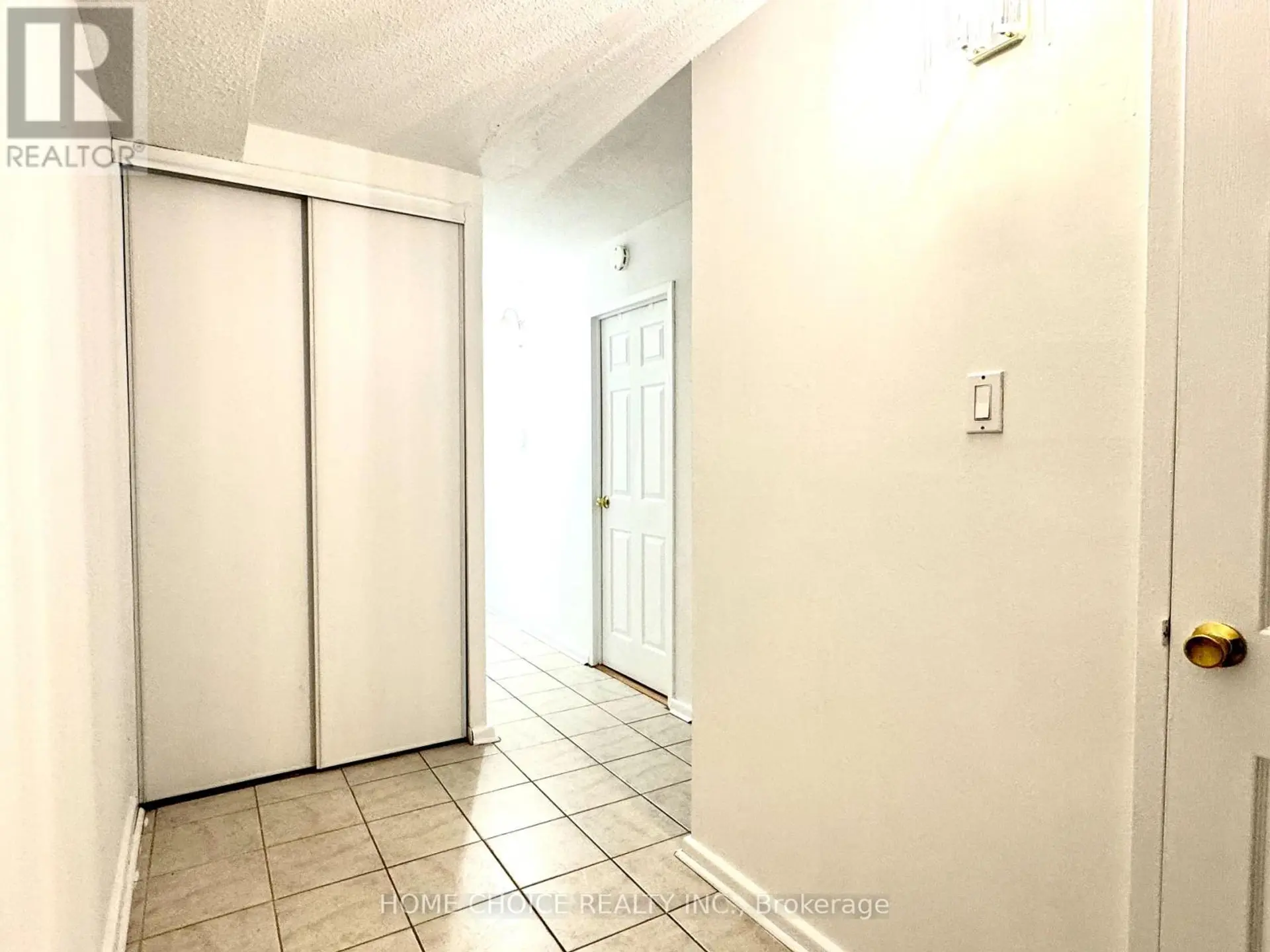 #404 100 LEEWARD GLENWAY - Image 12