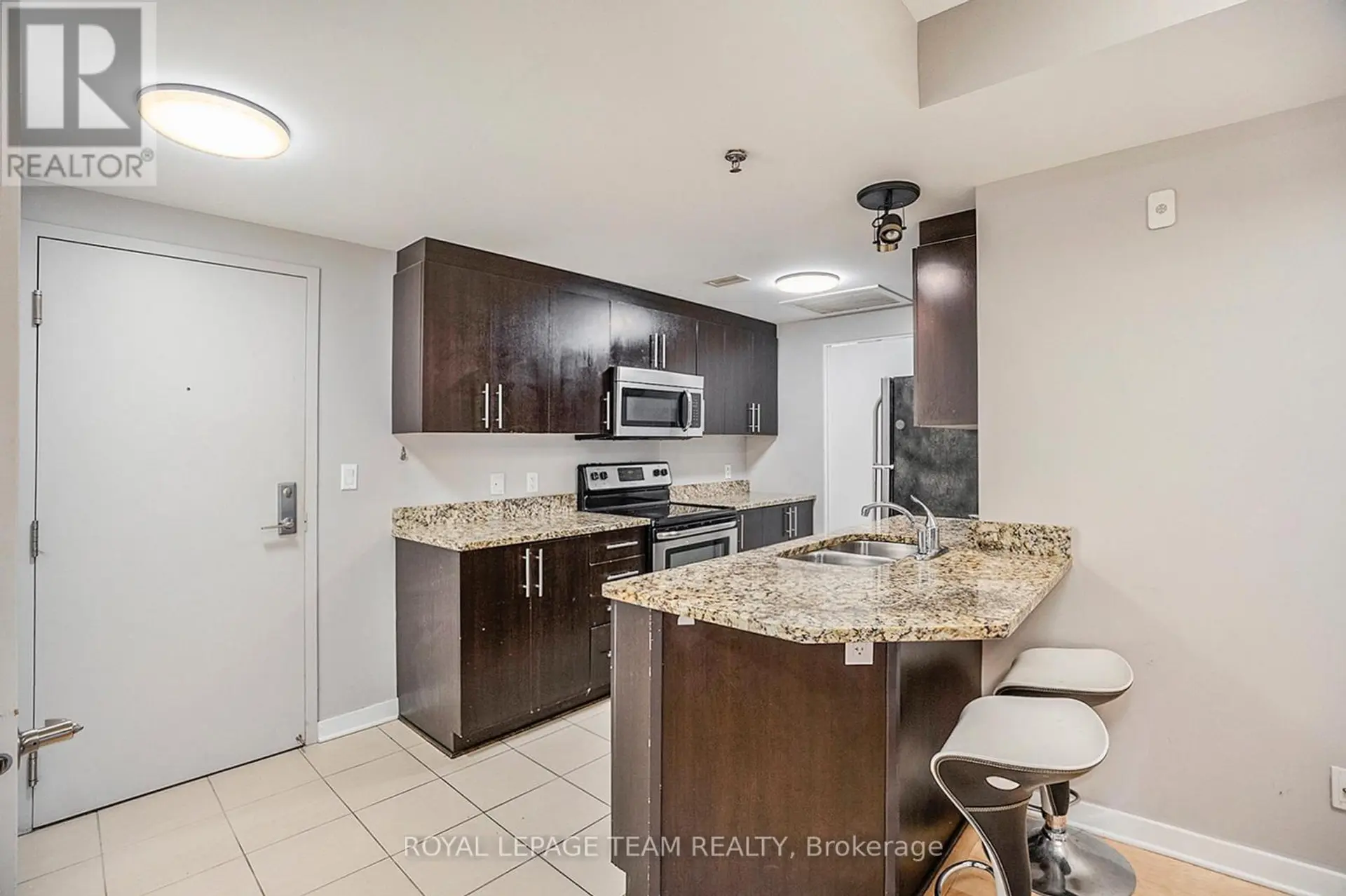 #404 456 KING EDWARD AVENUE - Image 3