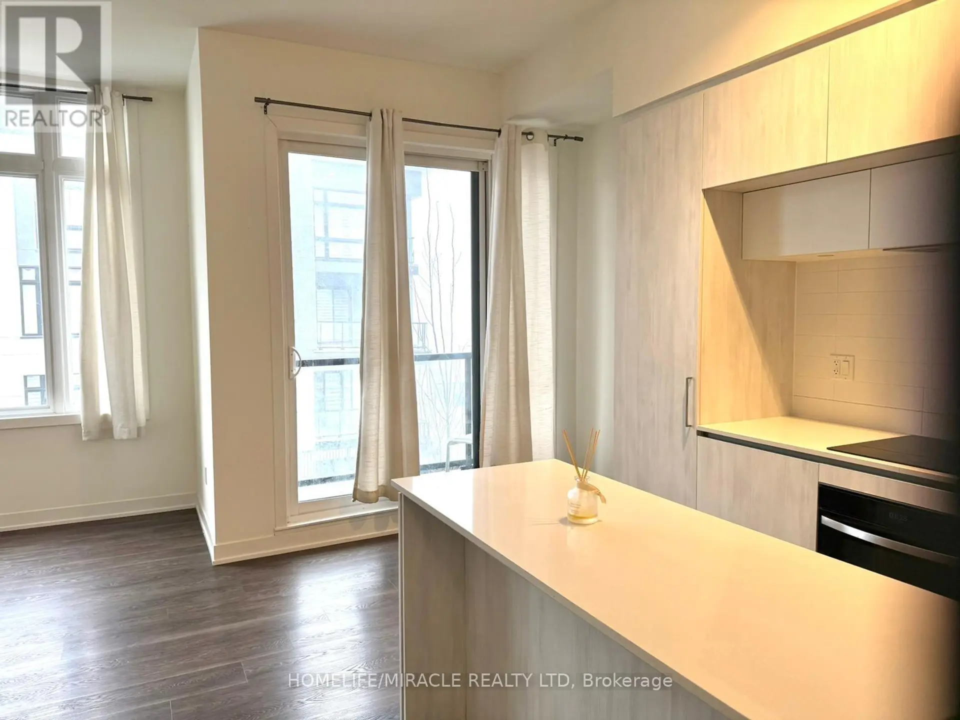 #924 2 STECKLEY HOUSE LANE - Image 3