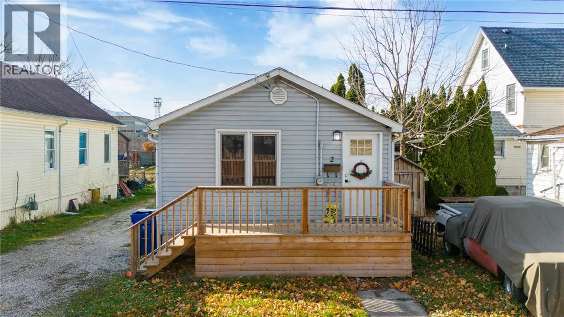 2 DANIELS PLACE - Image 1