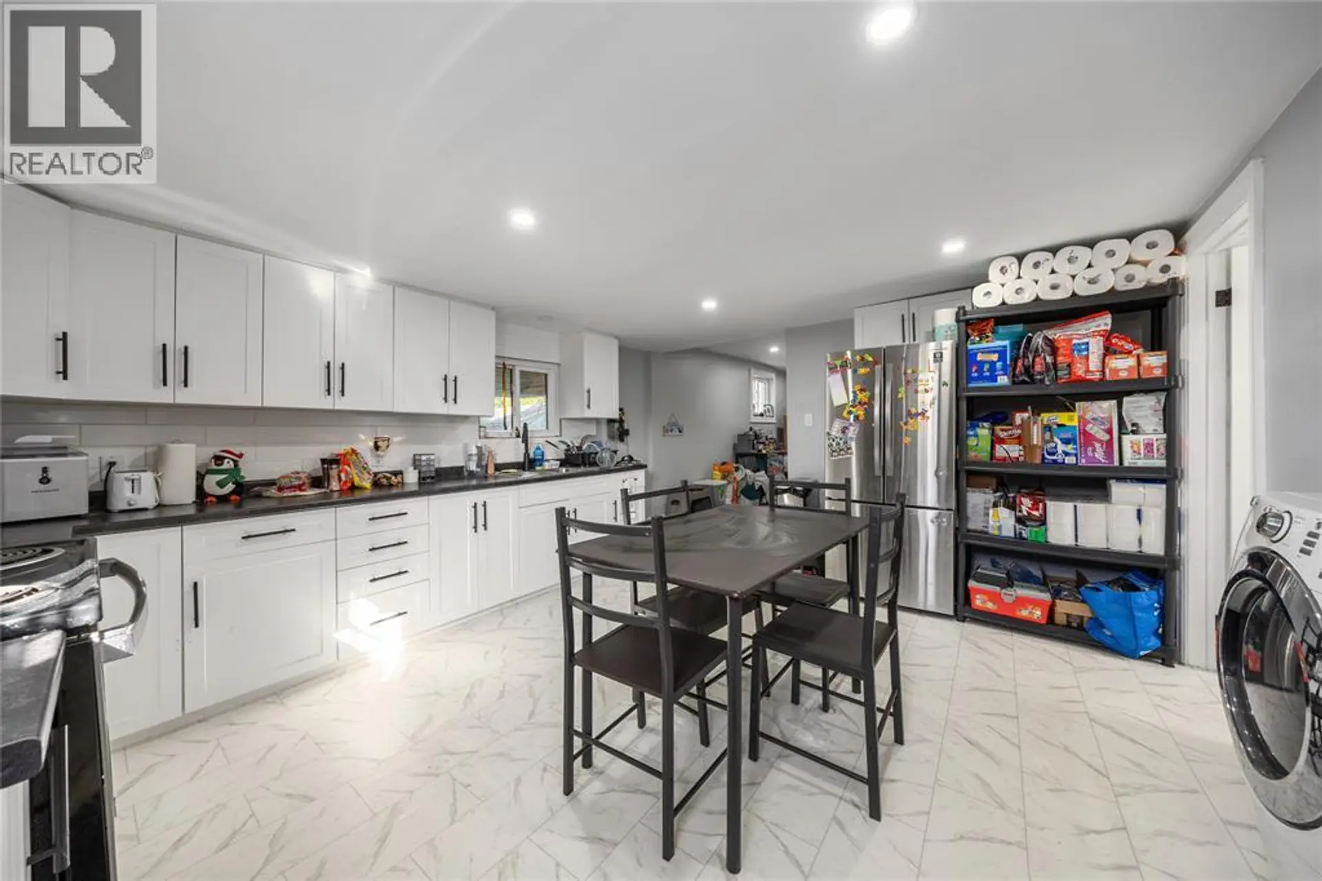 2 DANIELS PLACE - Image 10