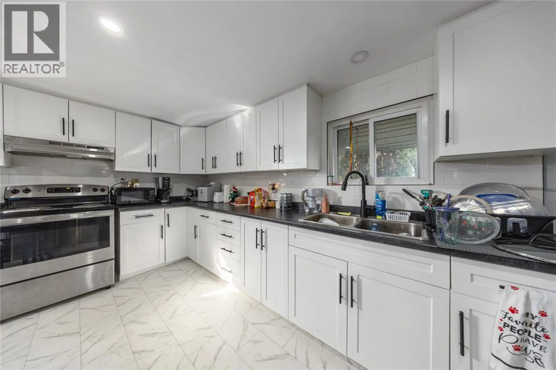 2 DANIELS PLACE - Image 11