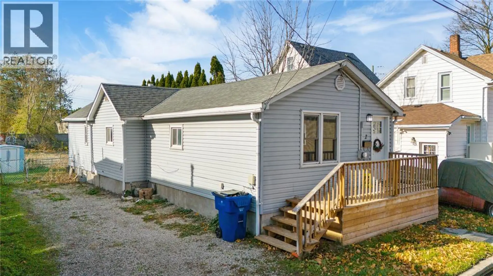 2 DANIELS PLACE - Image 2