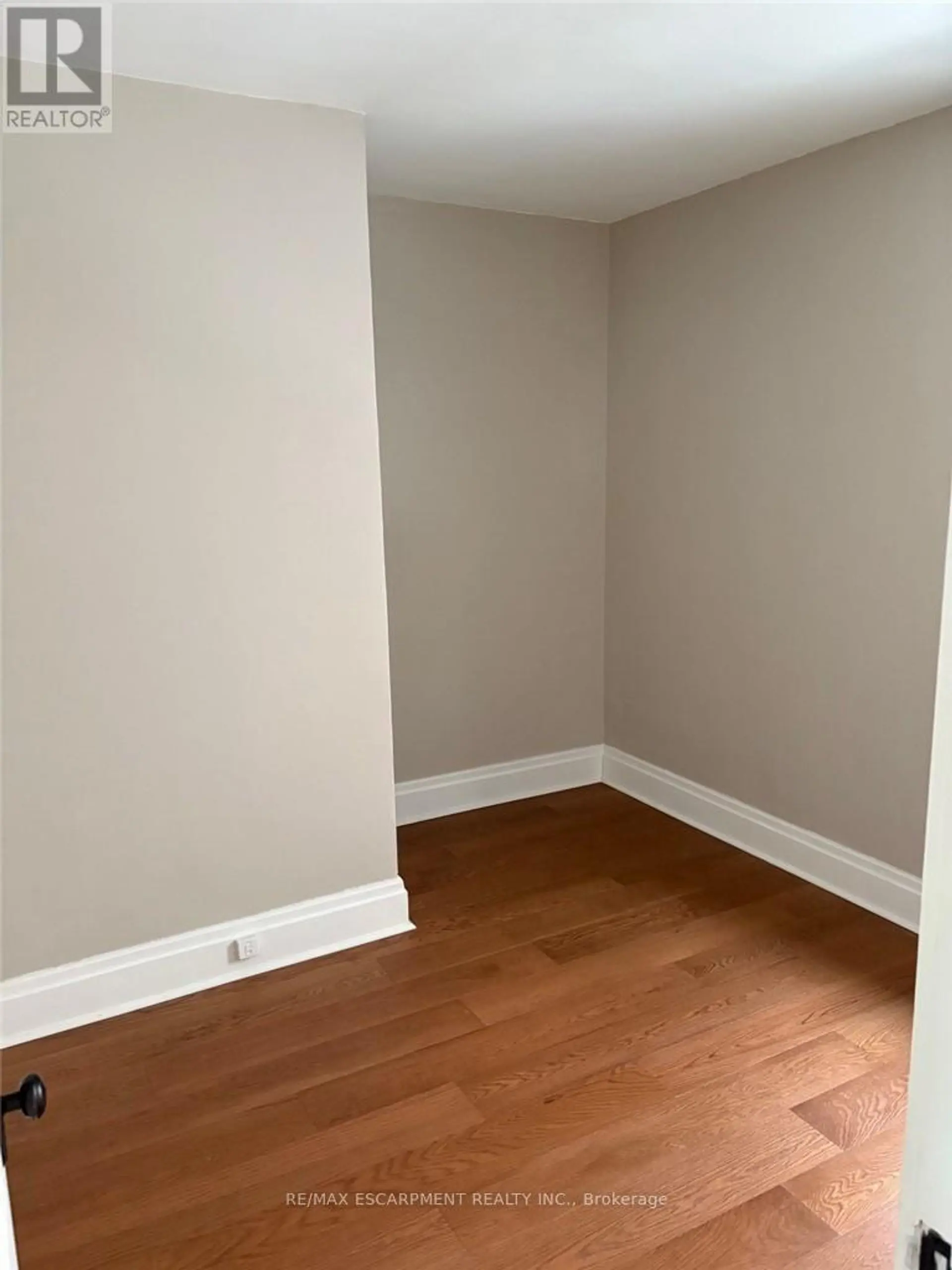 30 EASTCHESTER AVENUE - Image 12