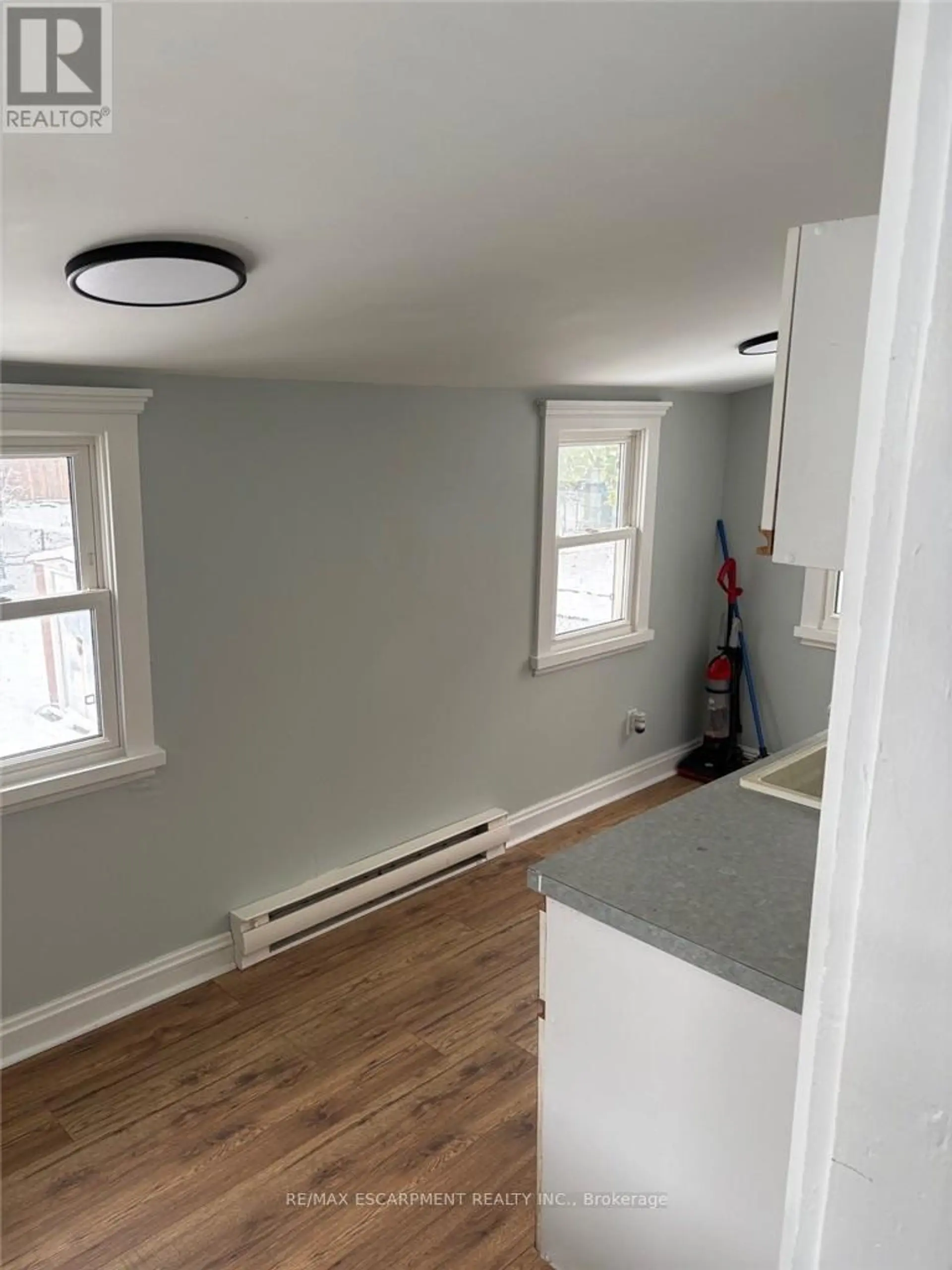 30 EASTCHESTER AVENUE - Image 15