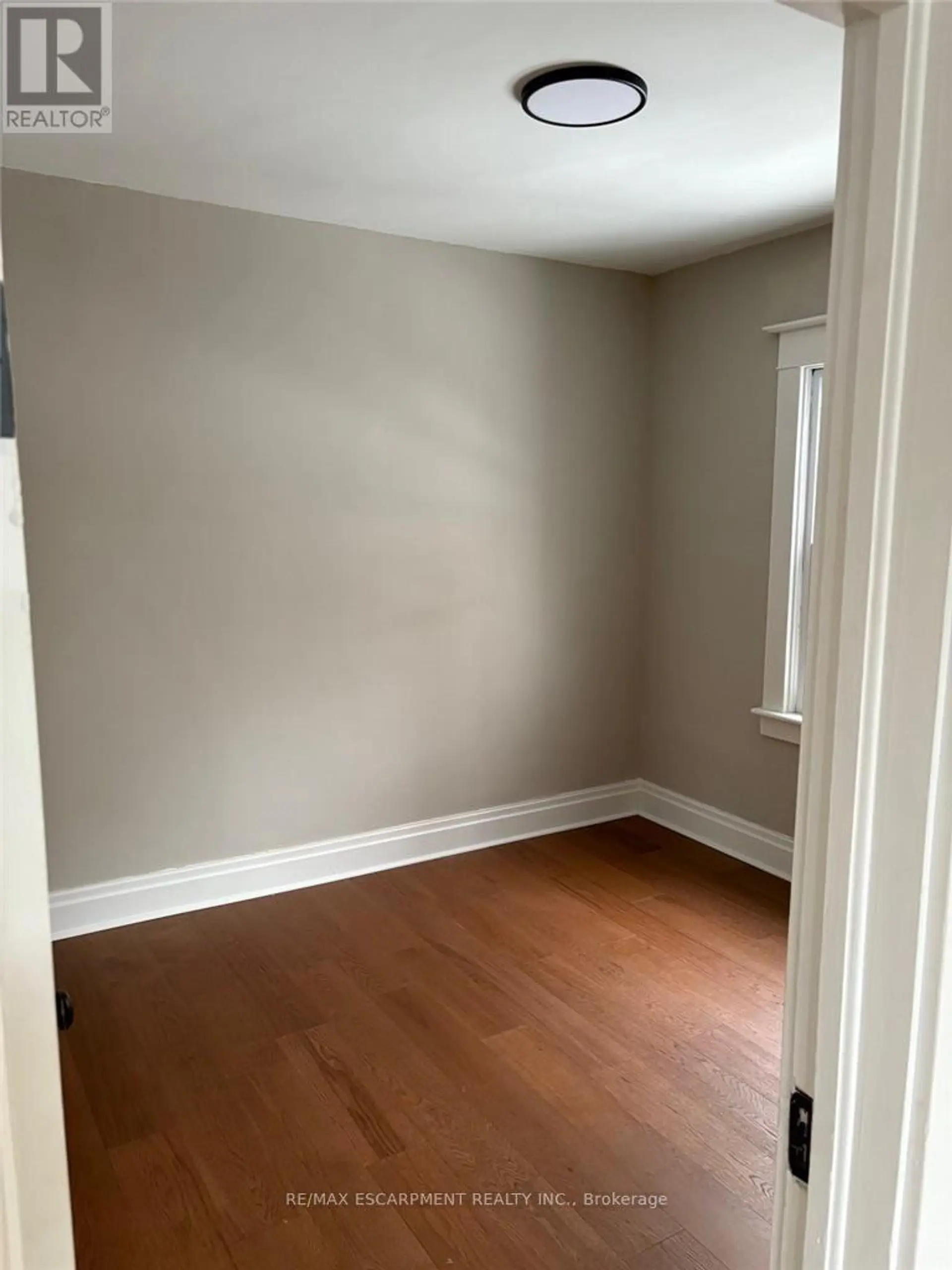 30 EASTCHESTER AVENUE - Image 6