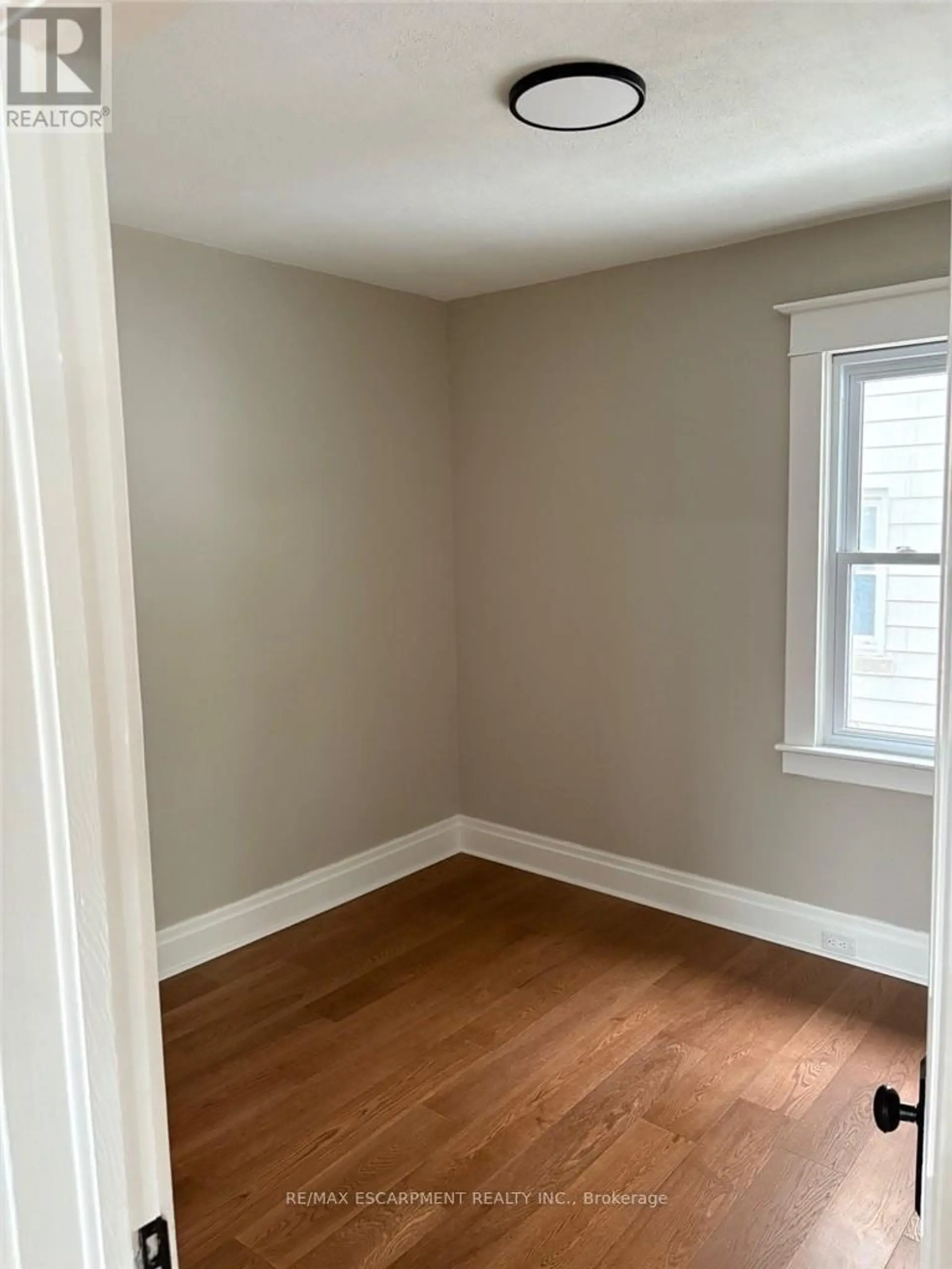 30 EASTCHESTER AVENUE - Image 7