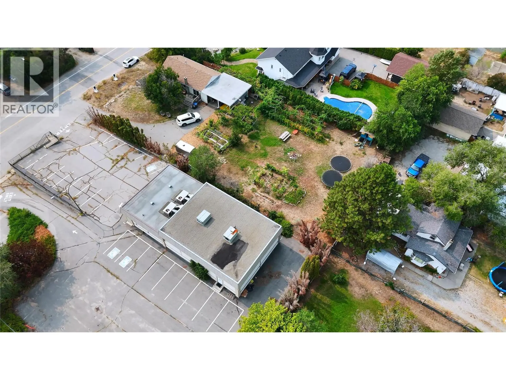 9704 & 9700 JULIA Street - Image 2
