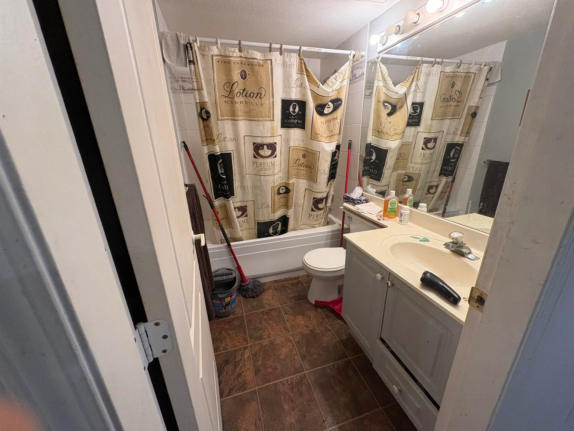 #305 1035 Auckland Street - Image 5