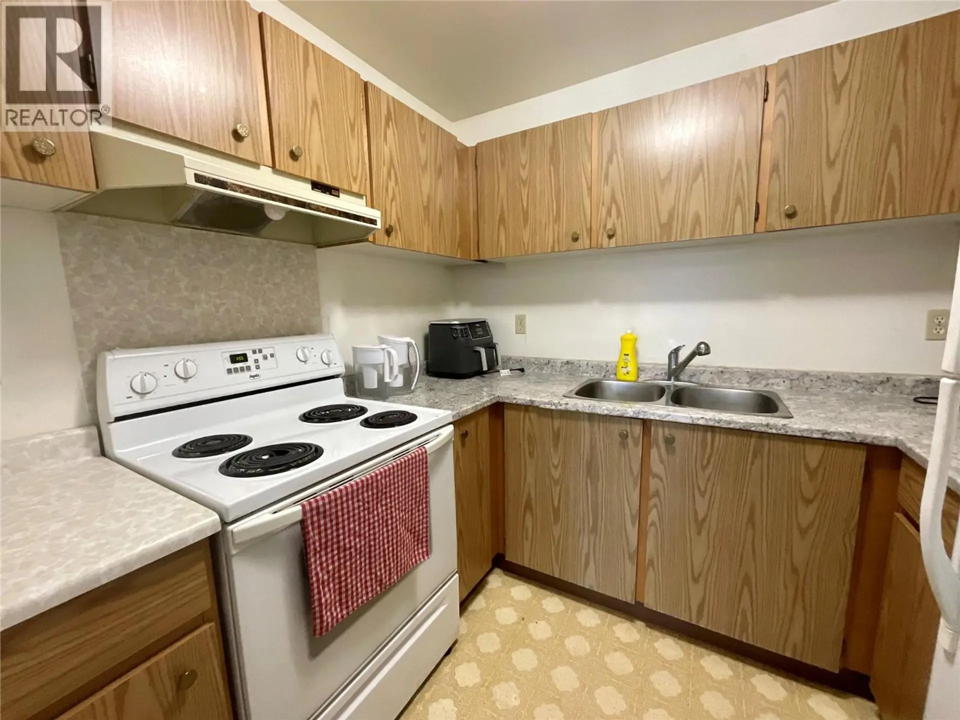 #204 185 Chamberlain Crescent - Image 2