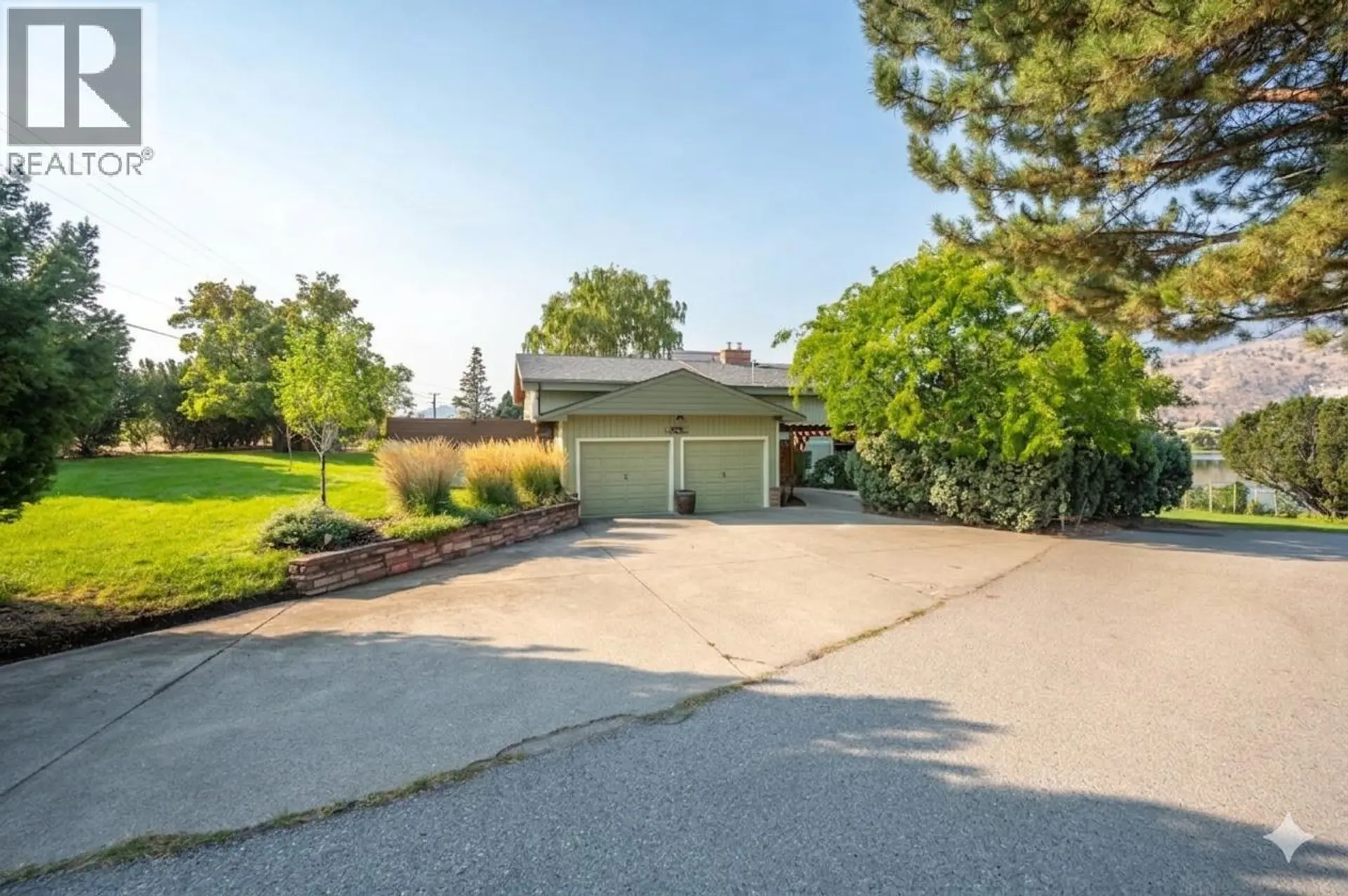 Property at 975 Heron Court, Oliver, BC