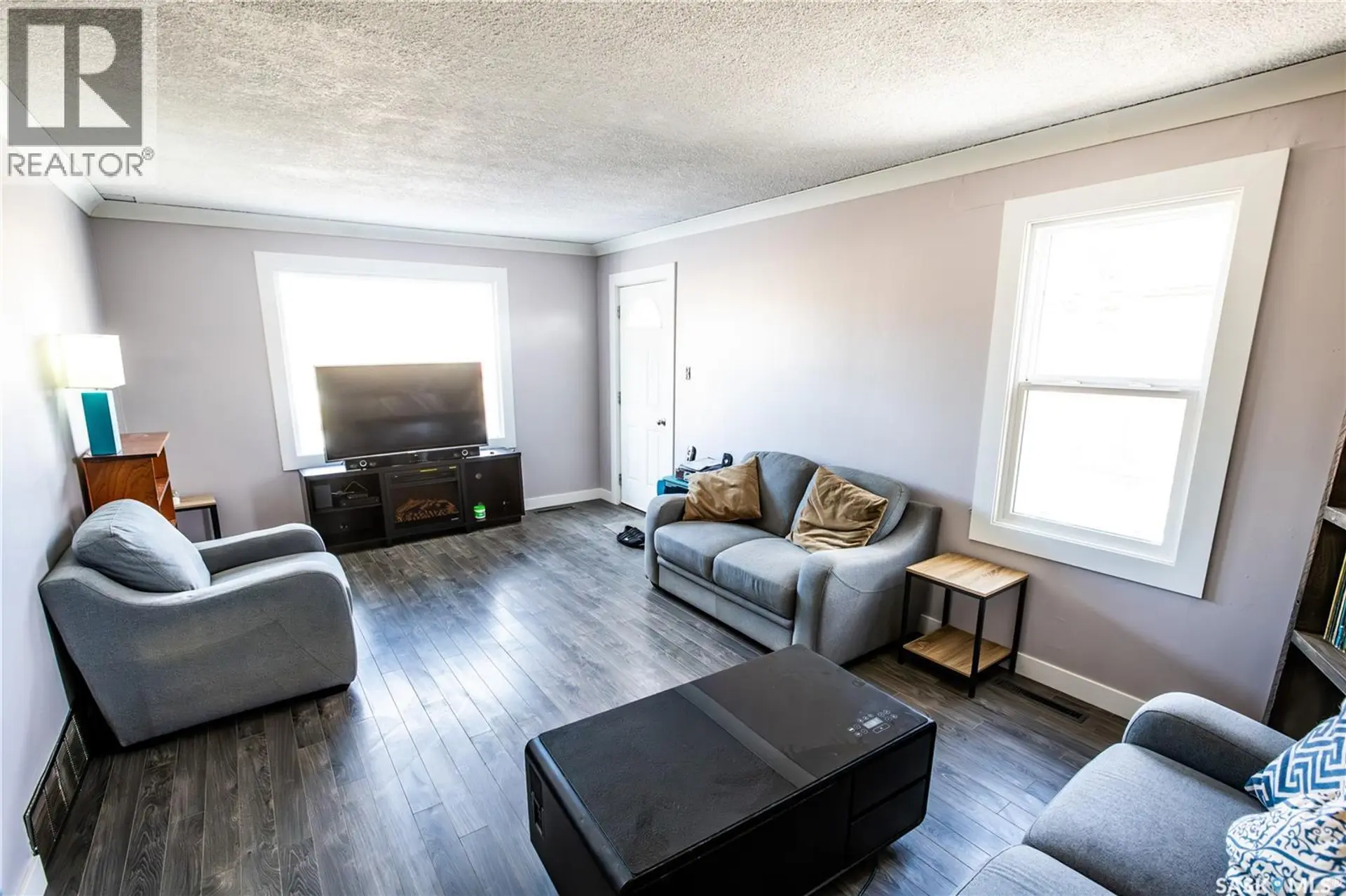 1021 CARIBOU STREET W - Image 5