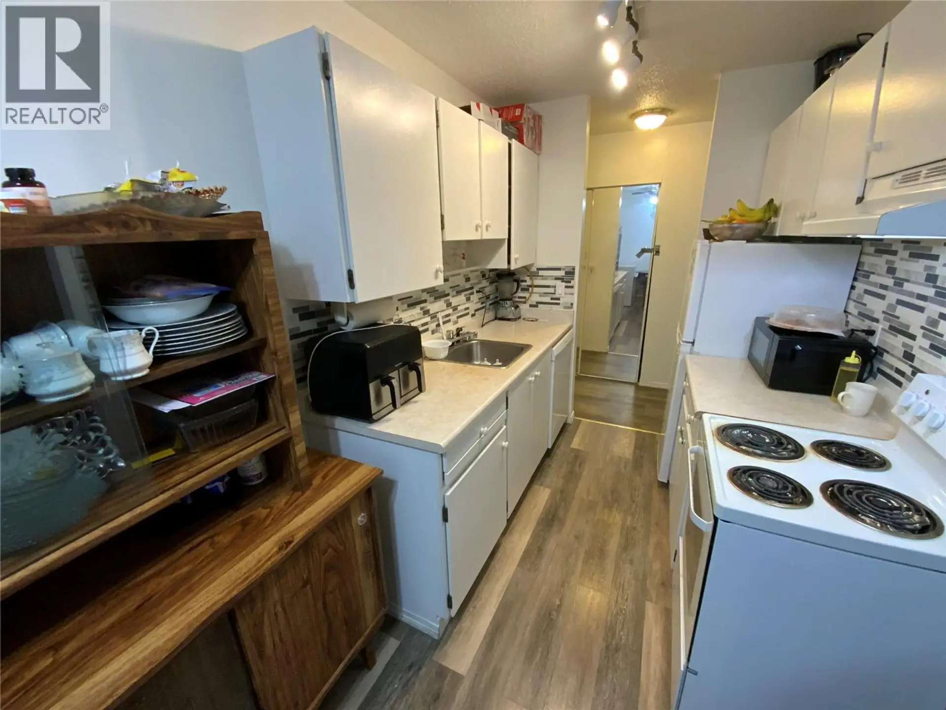 #203 803 Fairview Road - Image 3