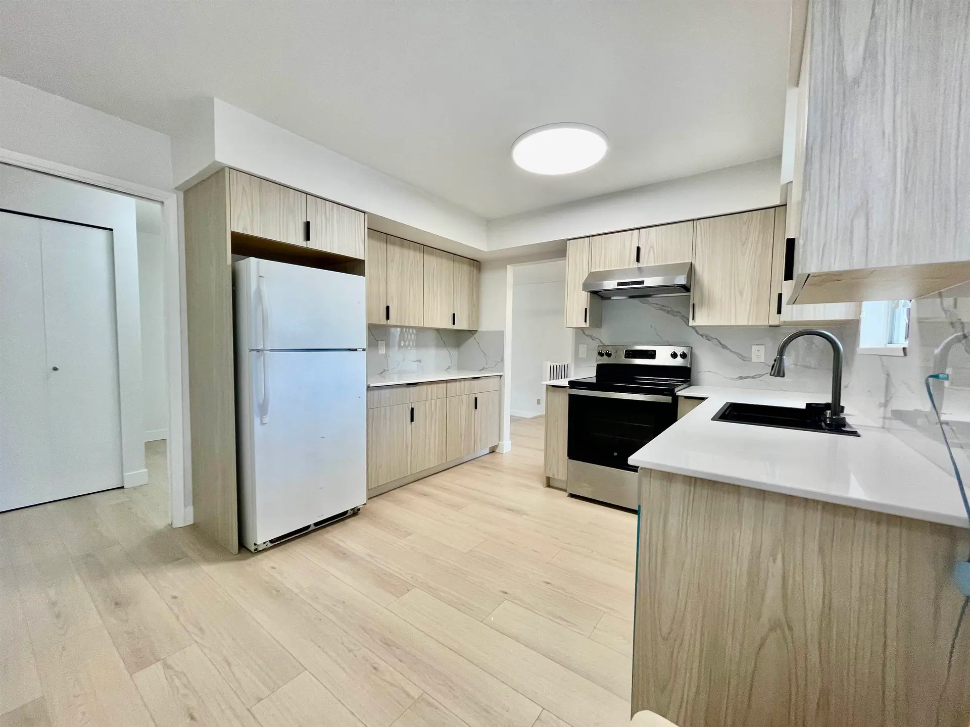 657 Poirier Street - Image 10