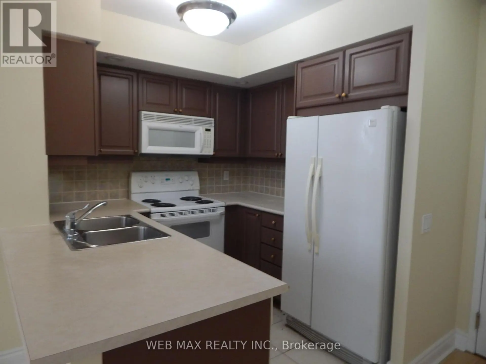 #309 5 NORTHTOWN WAY - Image 1