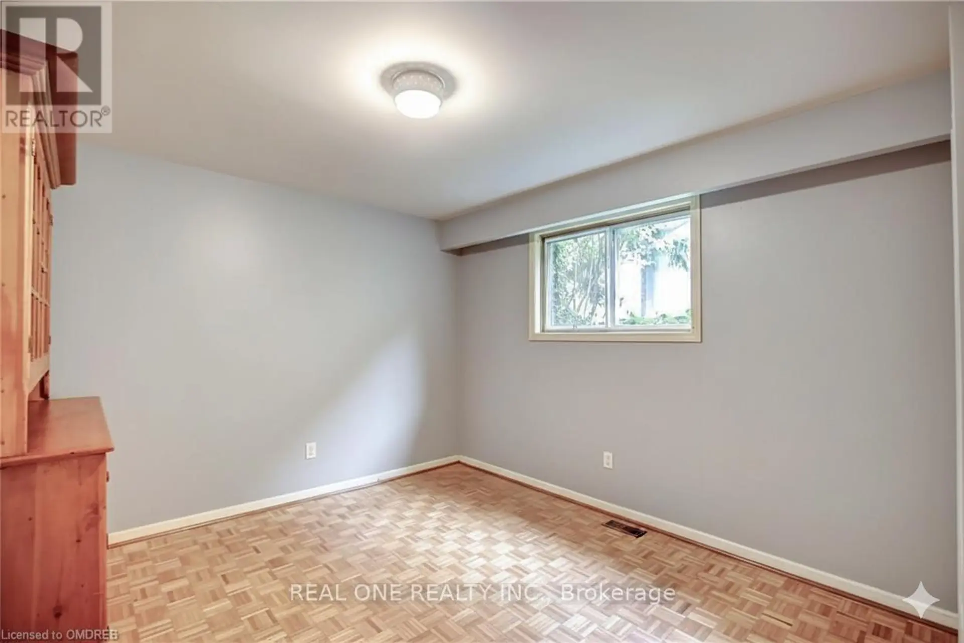 262 CARDINAL DRIVE - Image 9