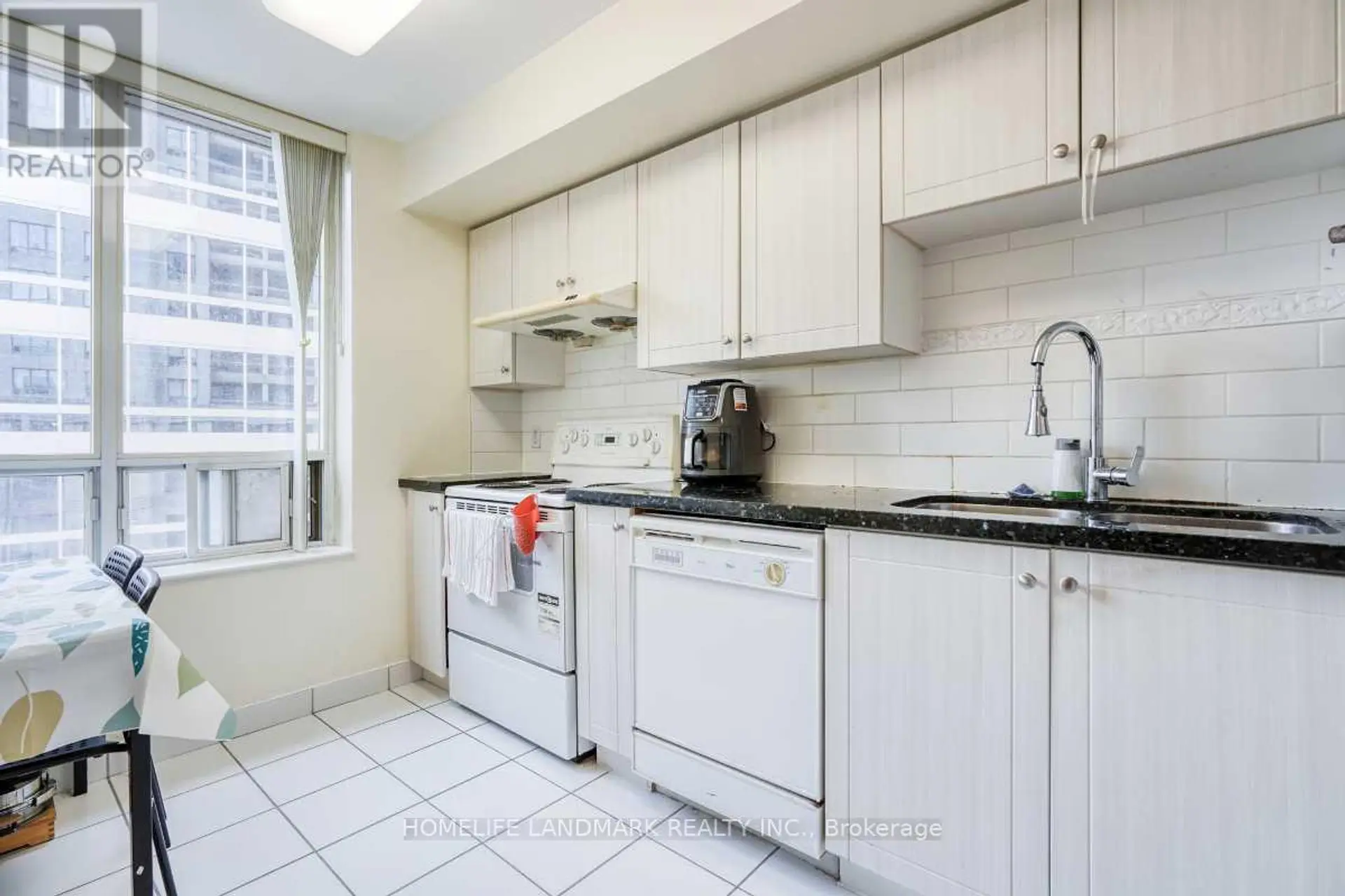 #302 260 DORIS AVENUE - Image 10