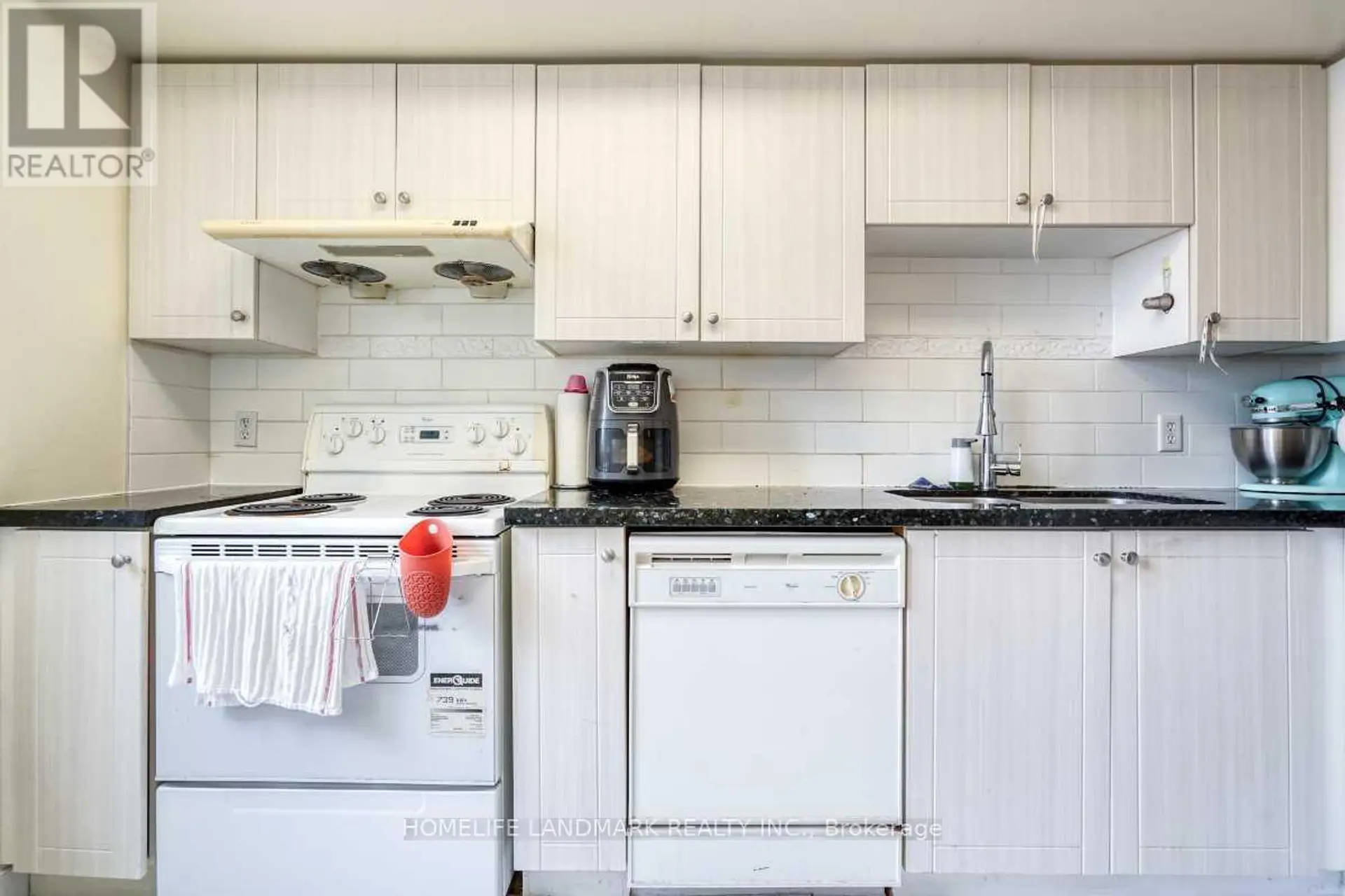 #302 260 DORIS AVENUE - Image 13