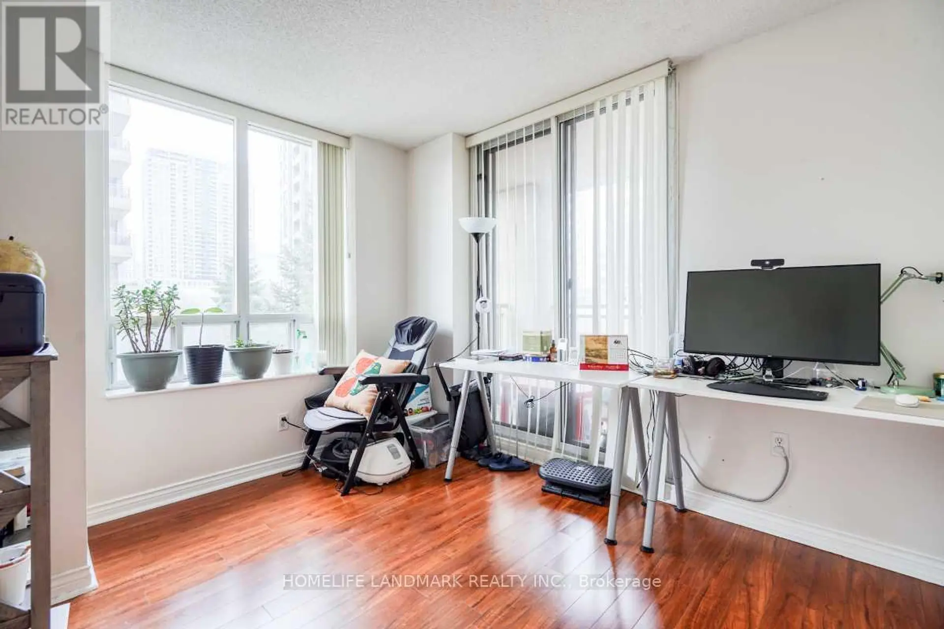 #302 260 DORIS AVENUE - Image 16