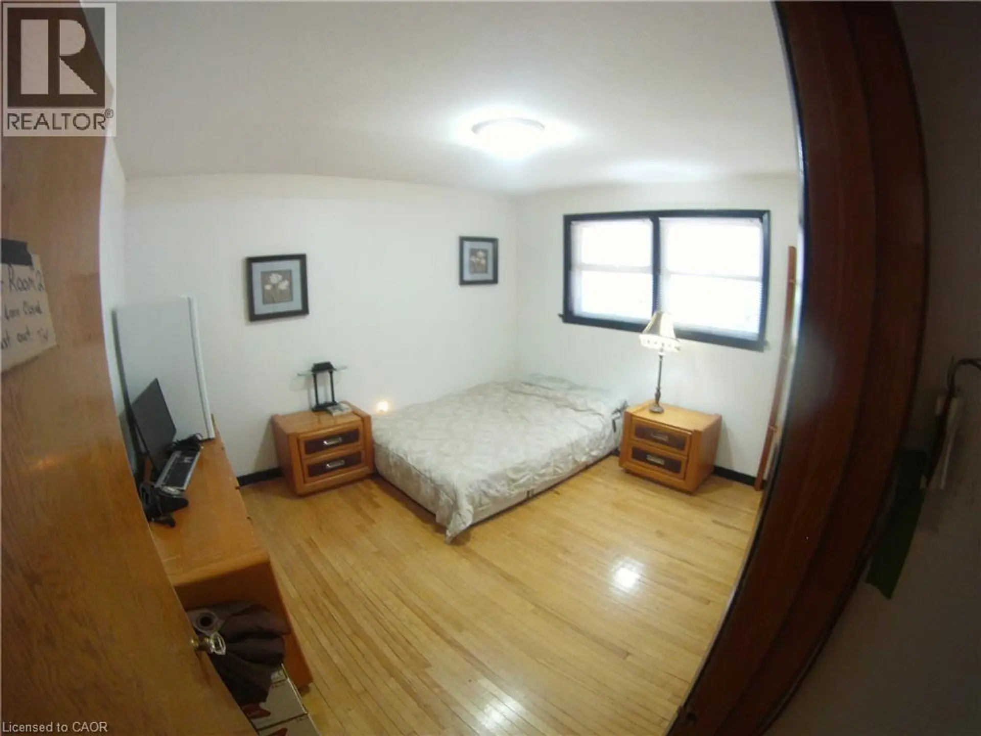 160 ERB STREET E - Image 16