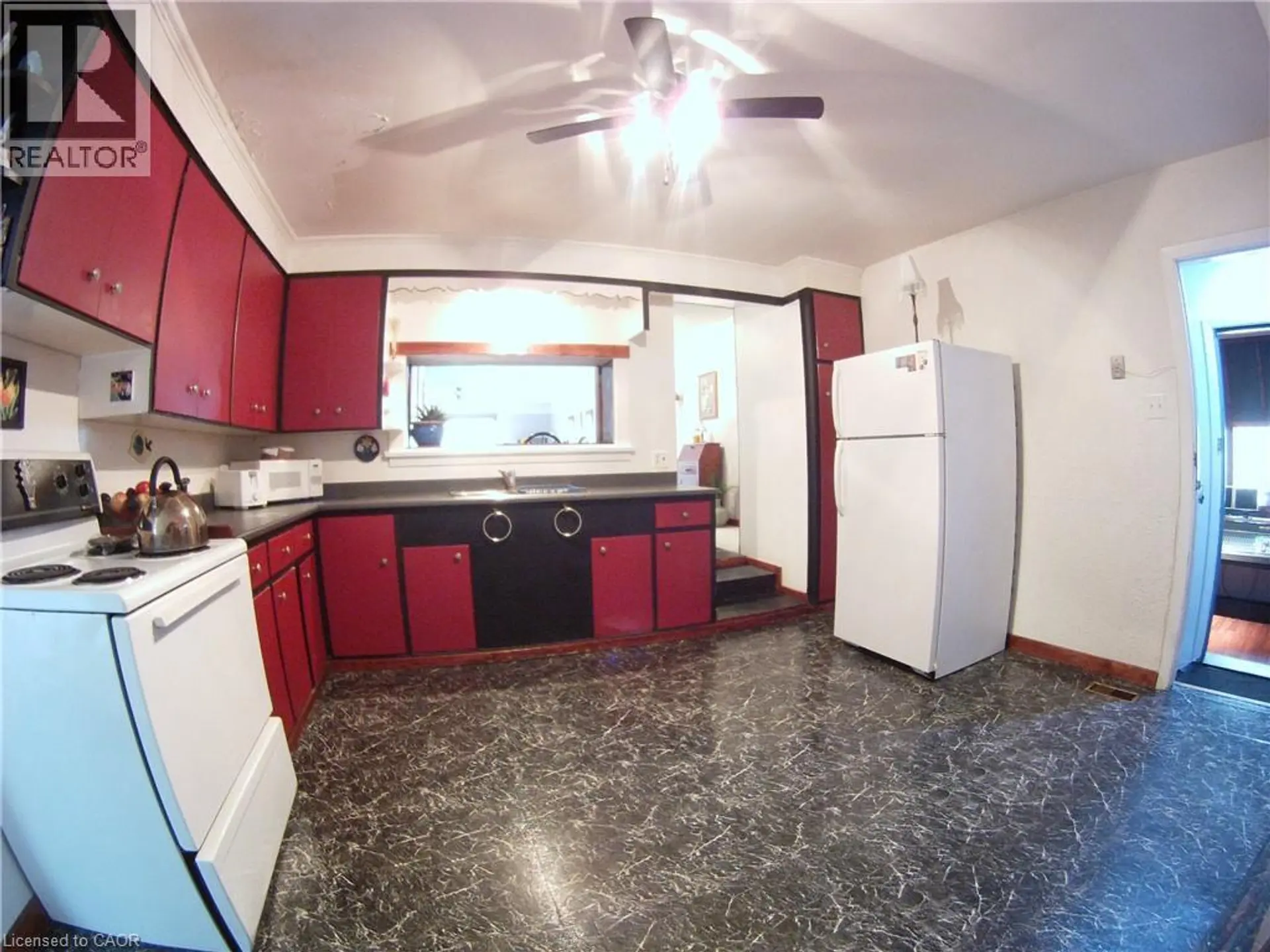 160 ERB STREET E - Image 17