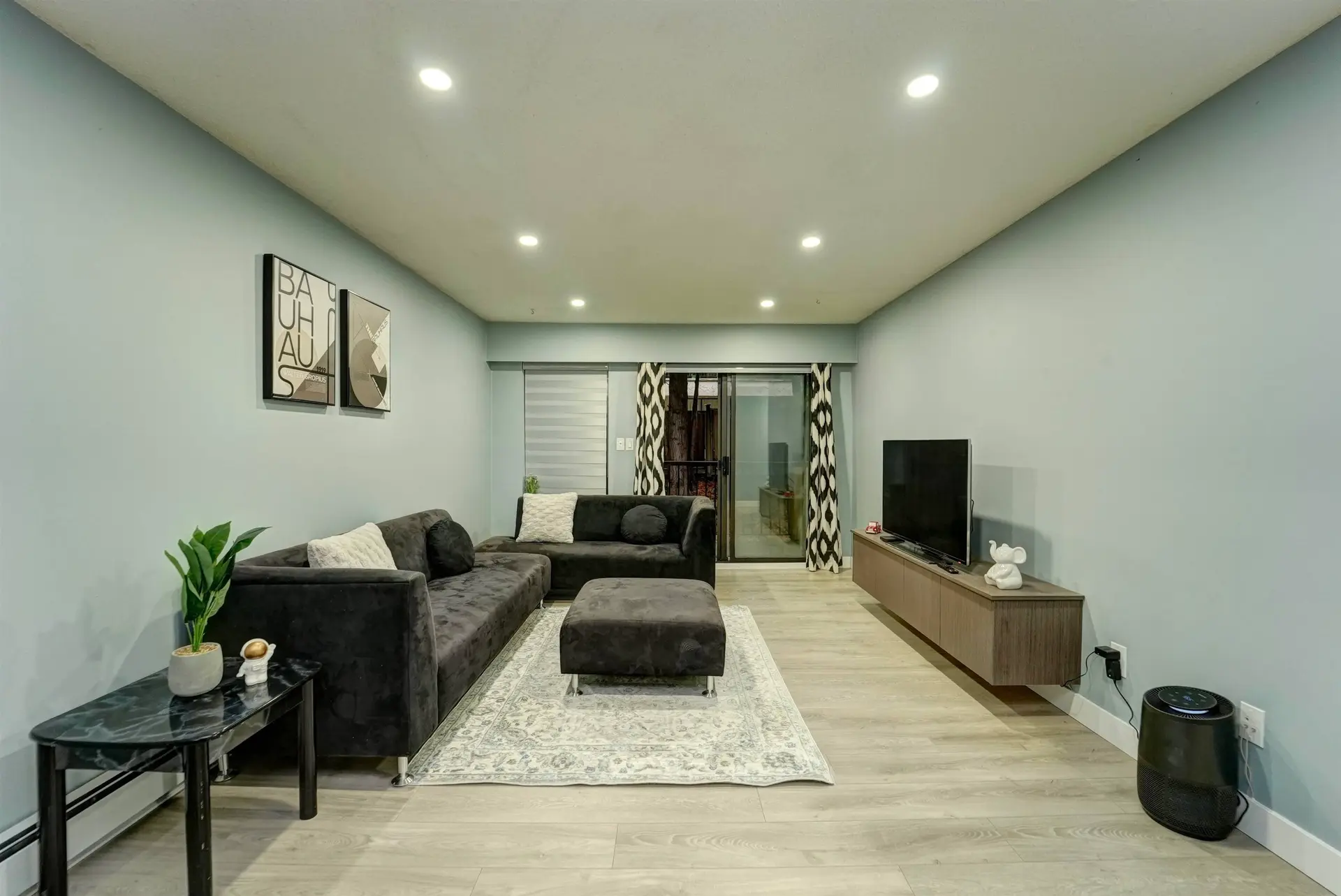 #202 33450 George Ferguson Way - Image 2