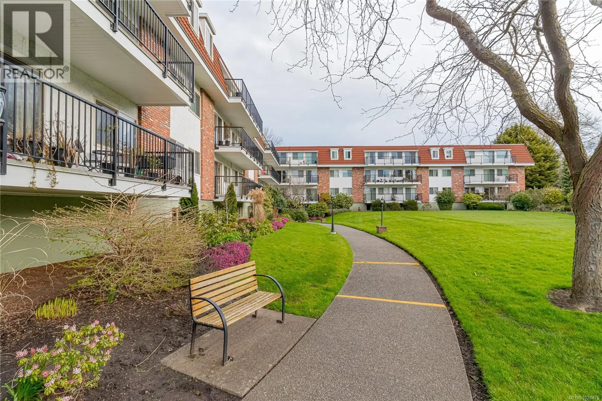 Property at #208 1680 Poplar Ave, Saanich, BC