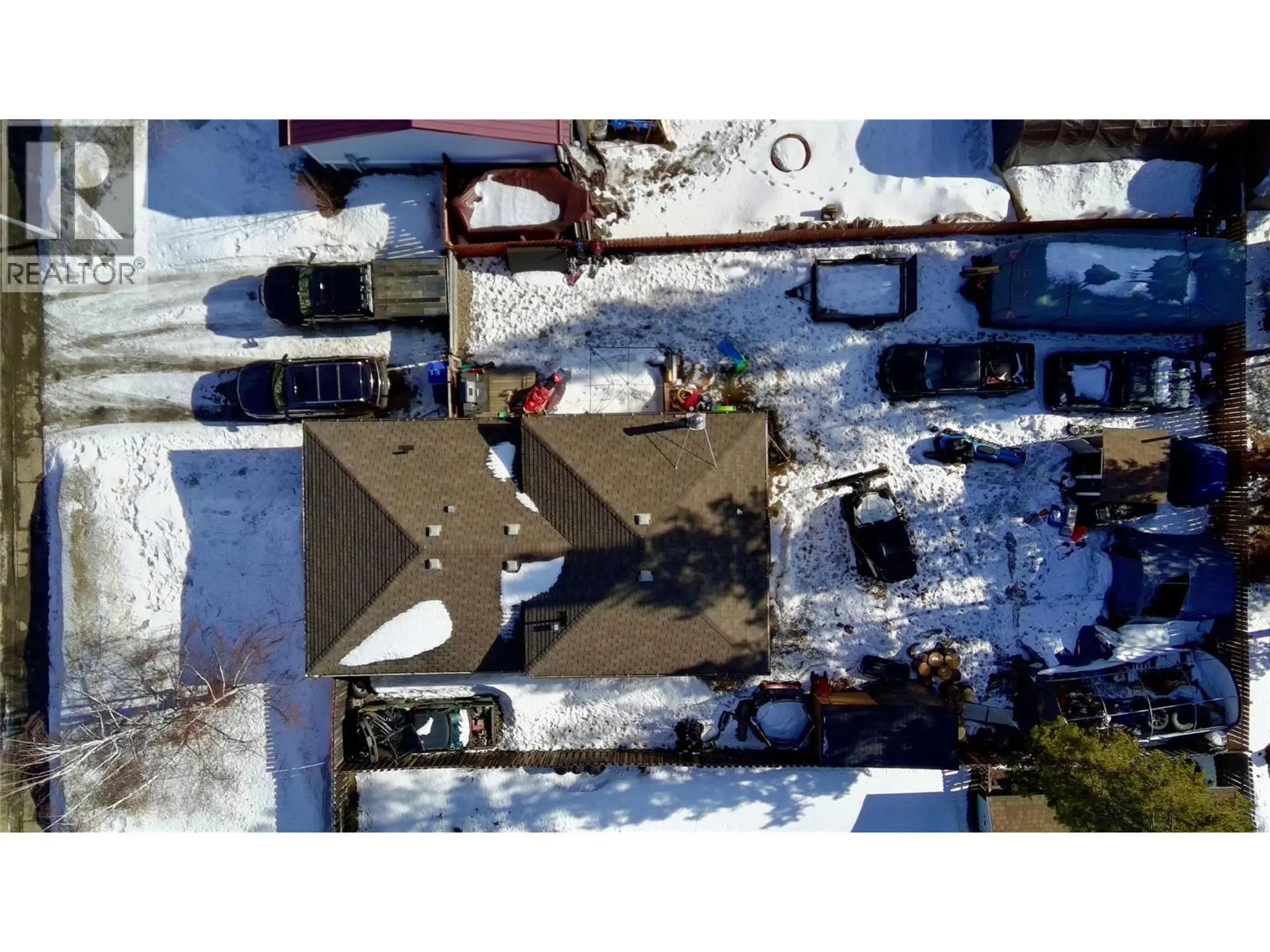 320 Willow Drive - Image 2