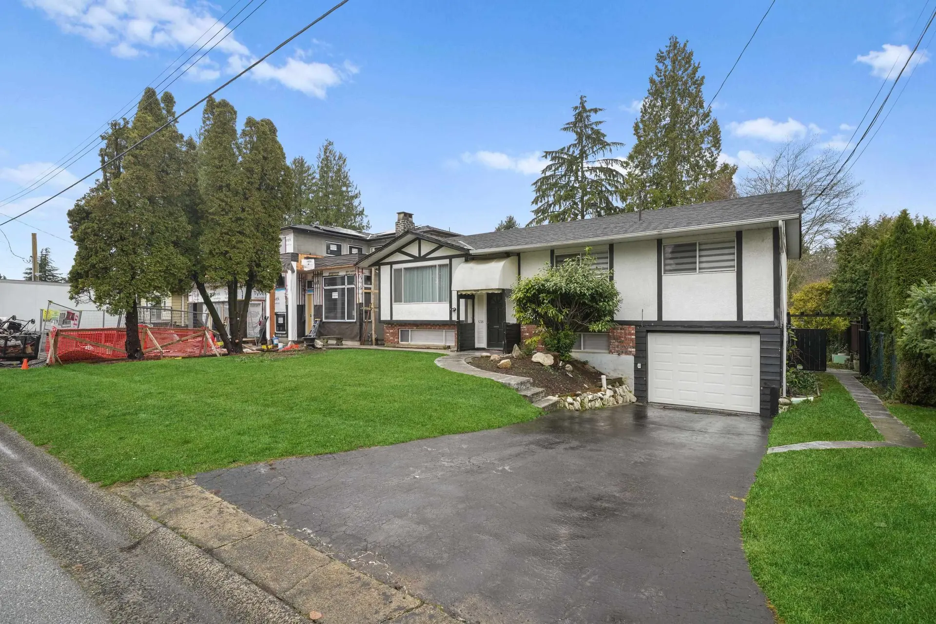 11735 94a Avenue - Image 2