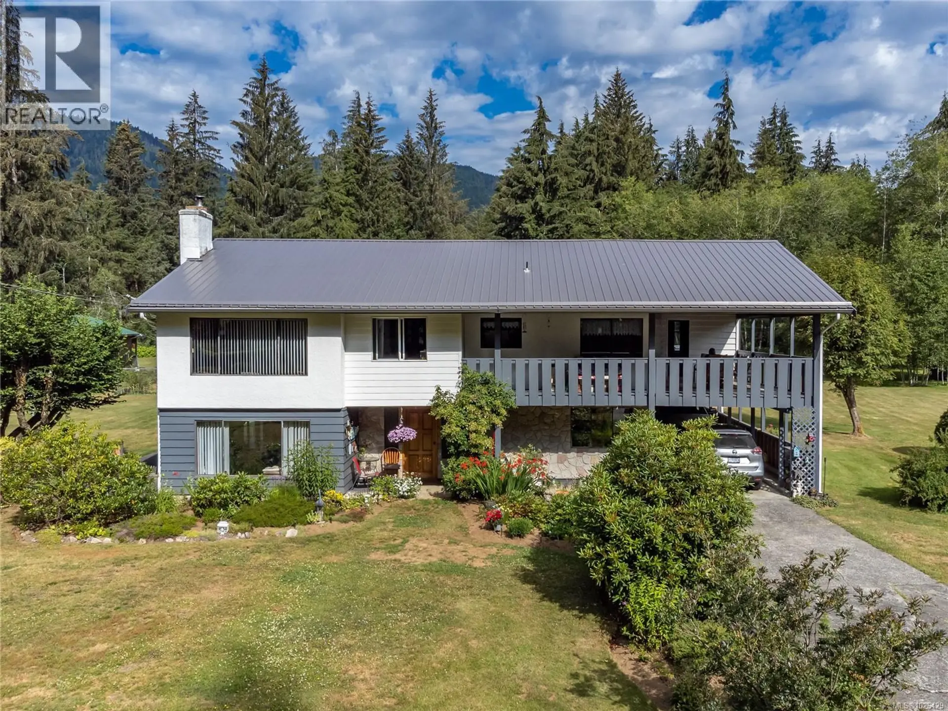 Property at 1301 Sayward Rd, Sayward, BC