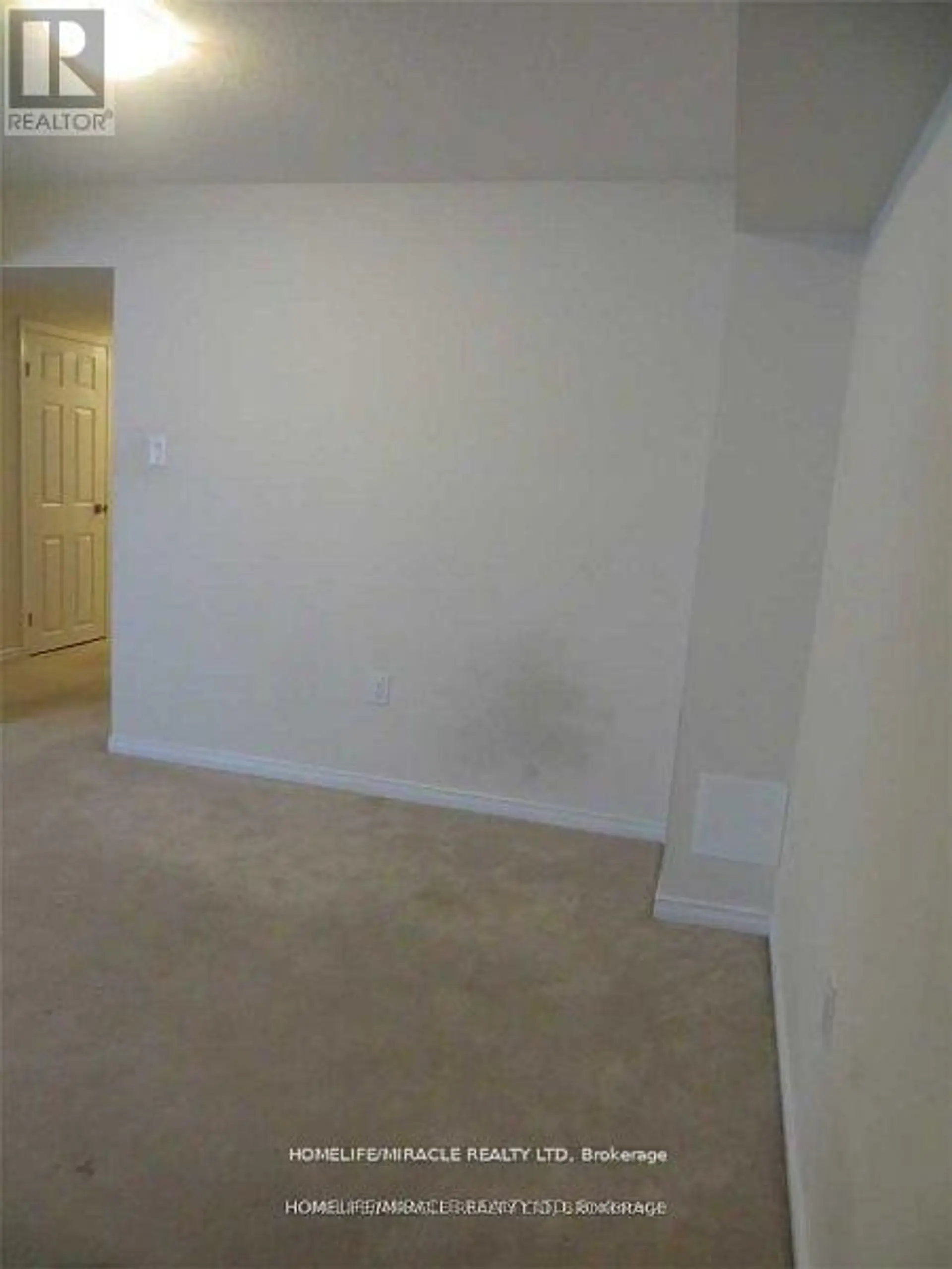 142 GOLDEN SPRINGS DRIVE - Image 17