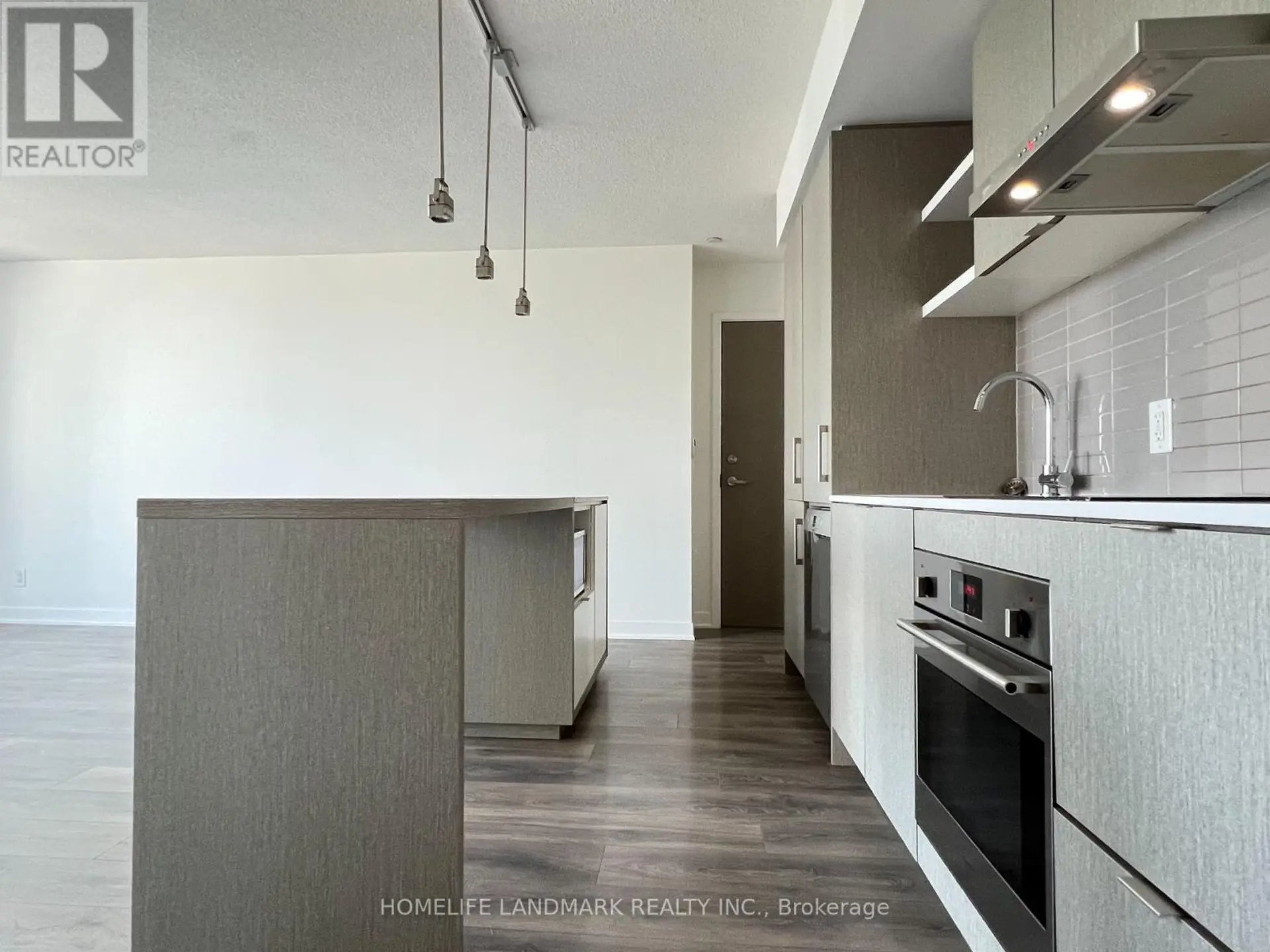 #2806 88 HARBOUR STREET - Image 5