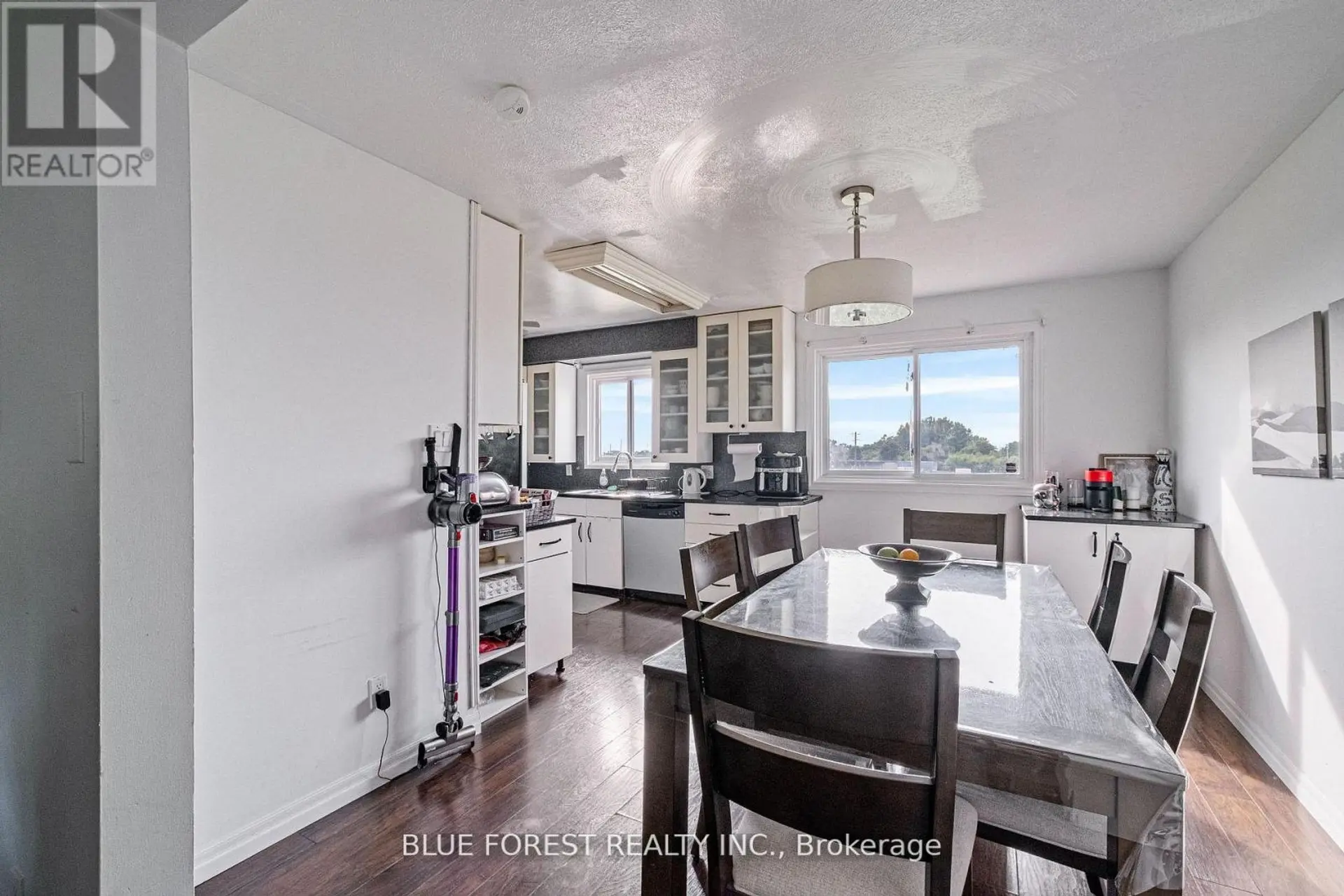 992 EAGLE COURT - Image 4