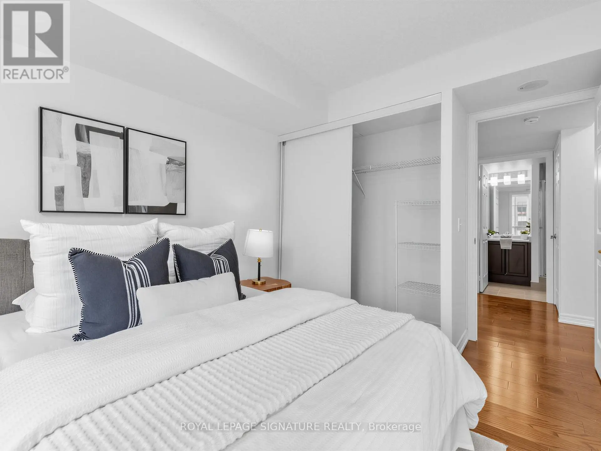 #3906 30 GRAND TRUNK CRESCENT - Image 7