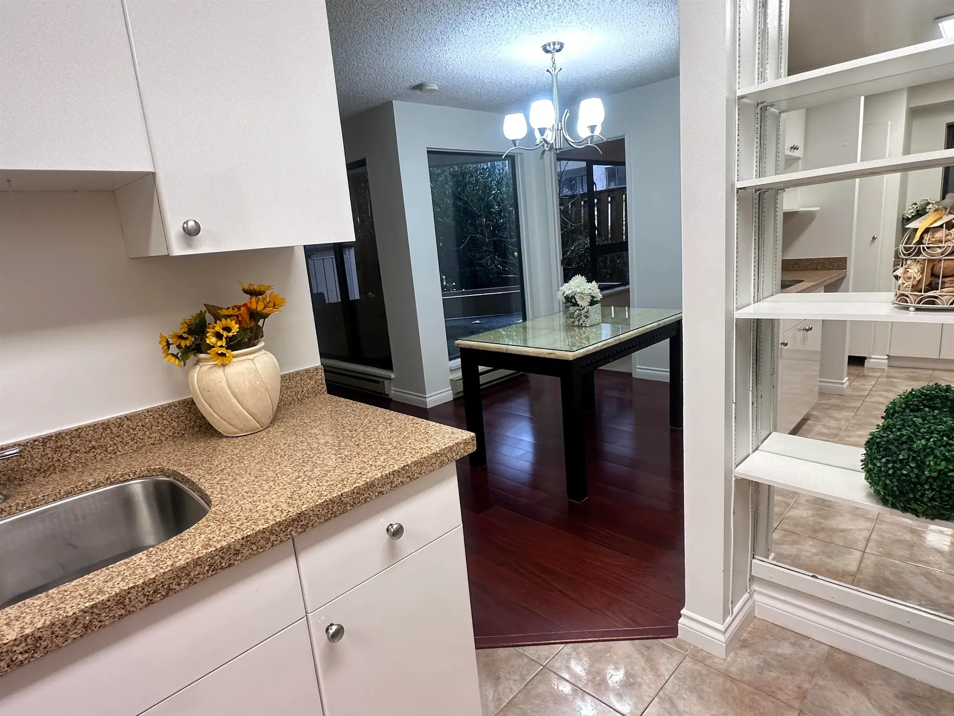 #207 1080 Broughton Street - Image 3