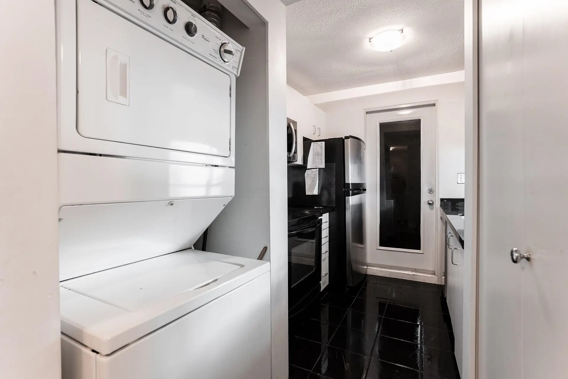 #909 438 Seymour Street - Image 8