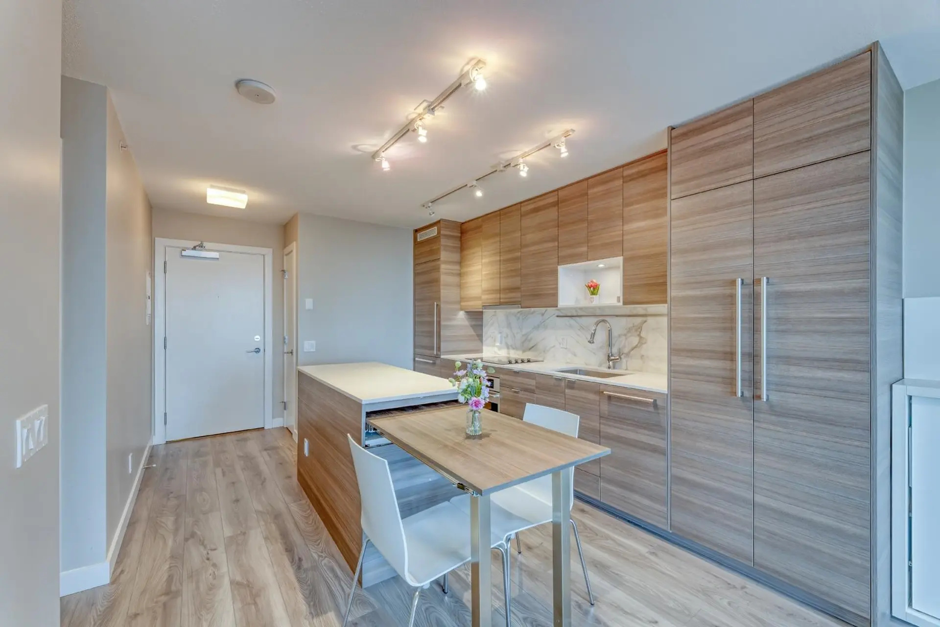 #2003 13398 104 Avenue - Image 3