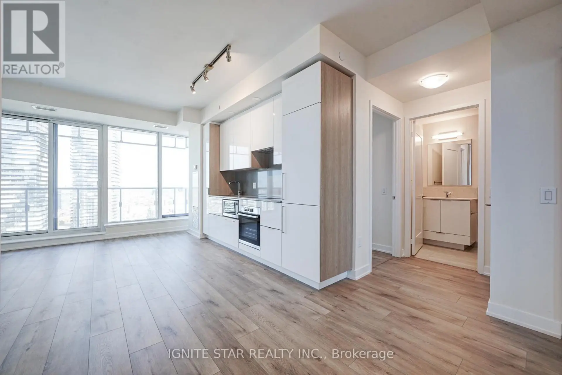 #4008 28 FREELAND STREET - Image 3