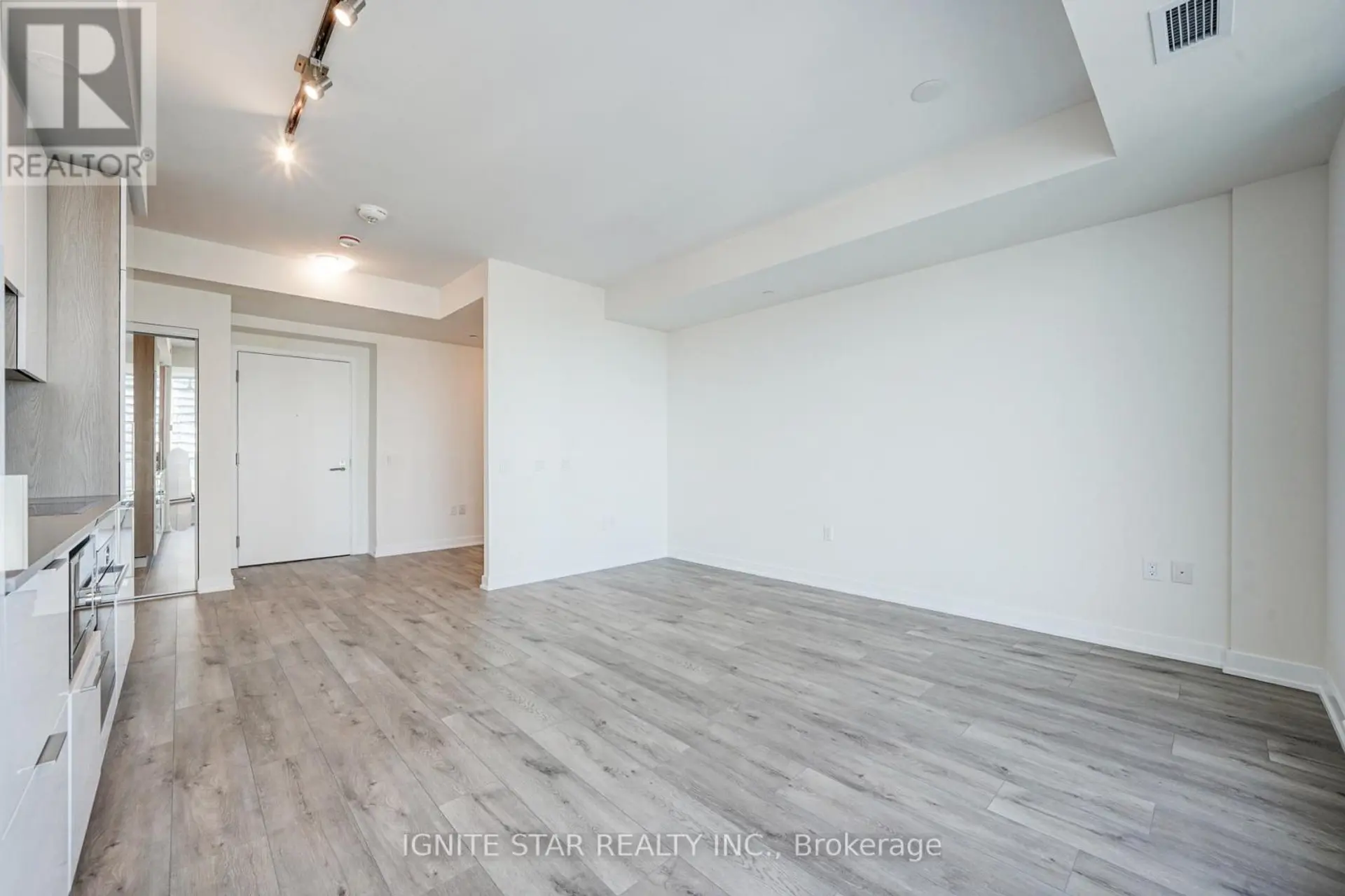 #4008 28 FREELAND STREET - Image 9