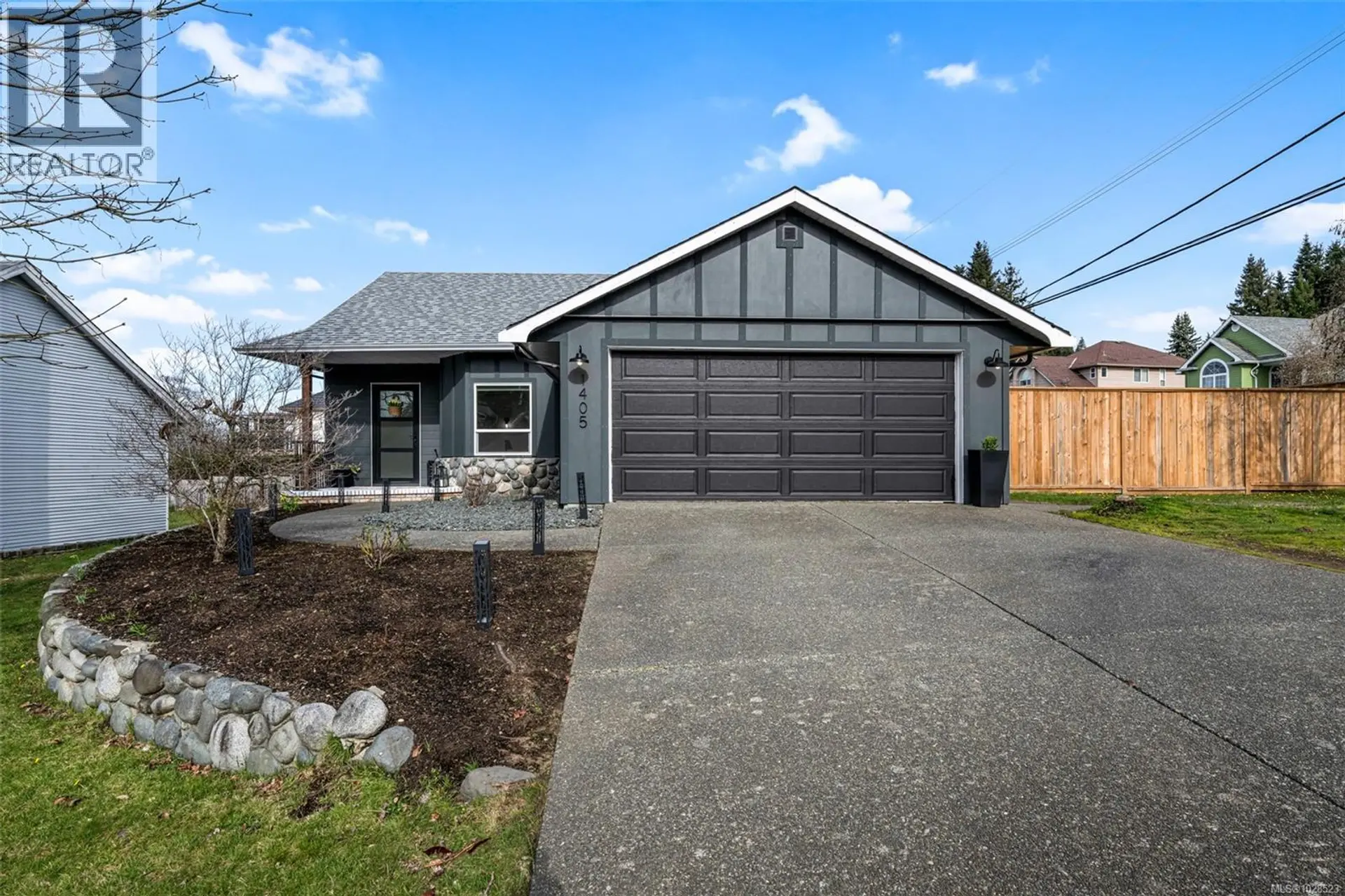 Property at 1405 Malahat Dr, Courtenay, BC