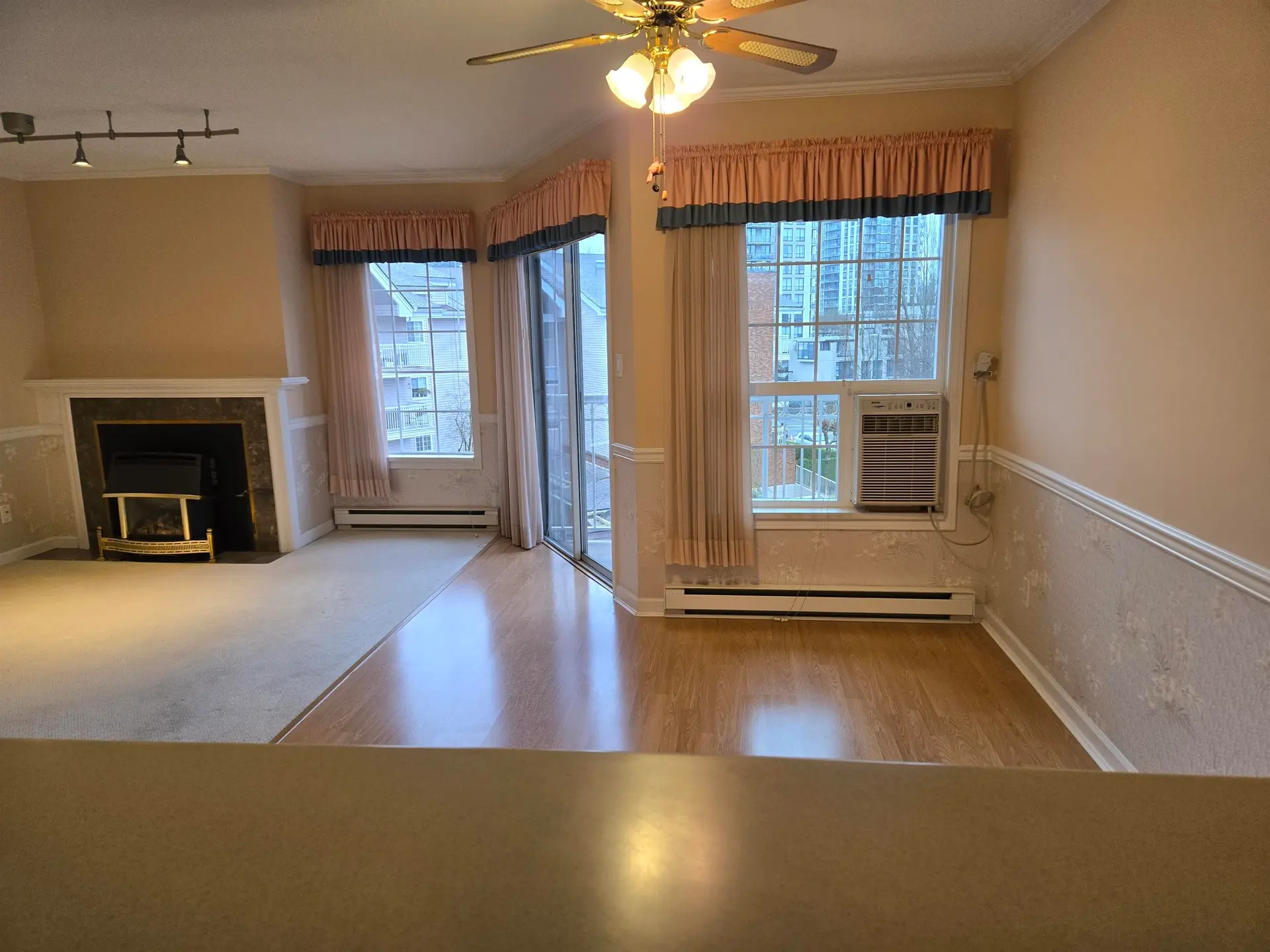#405 2963 Burlington Drive - Image 2