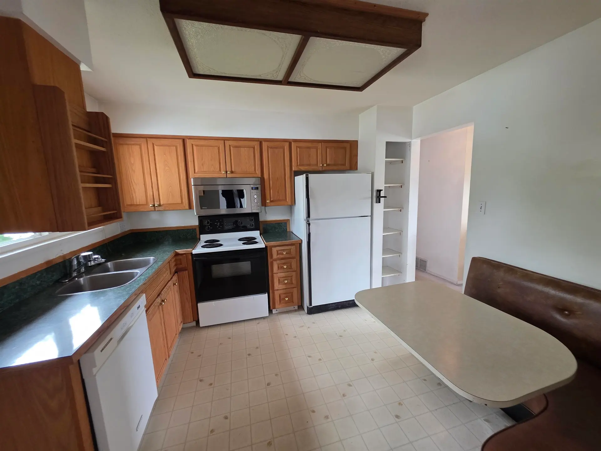 3141 Jervis Street - Image 4