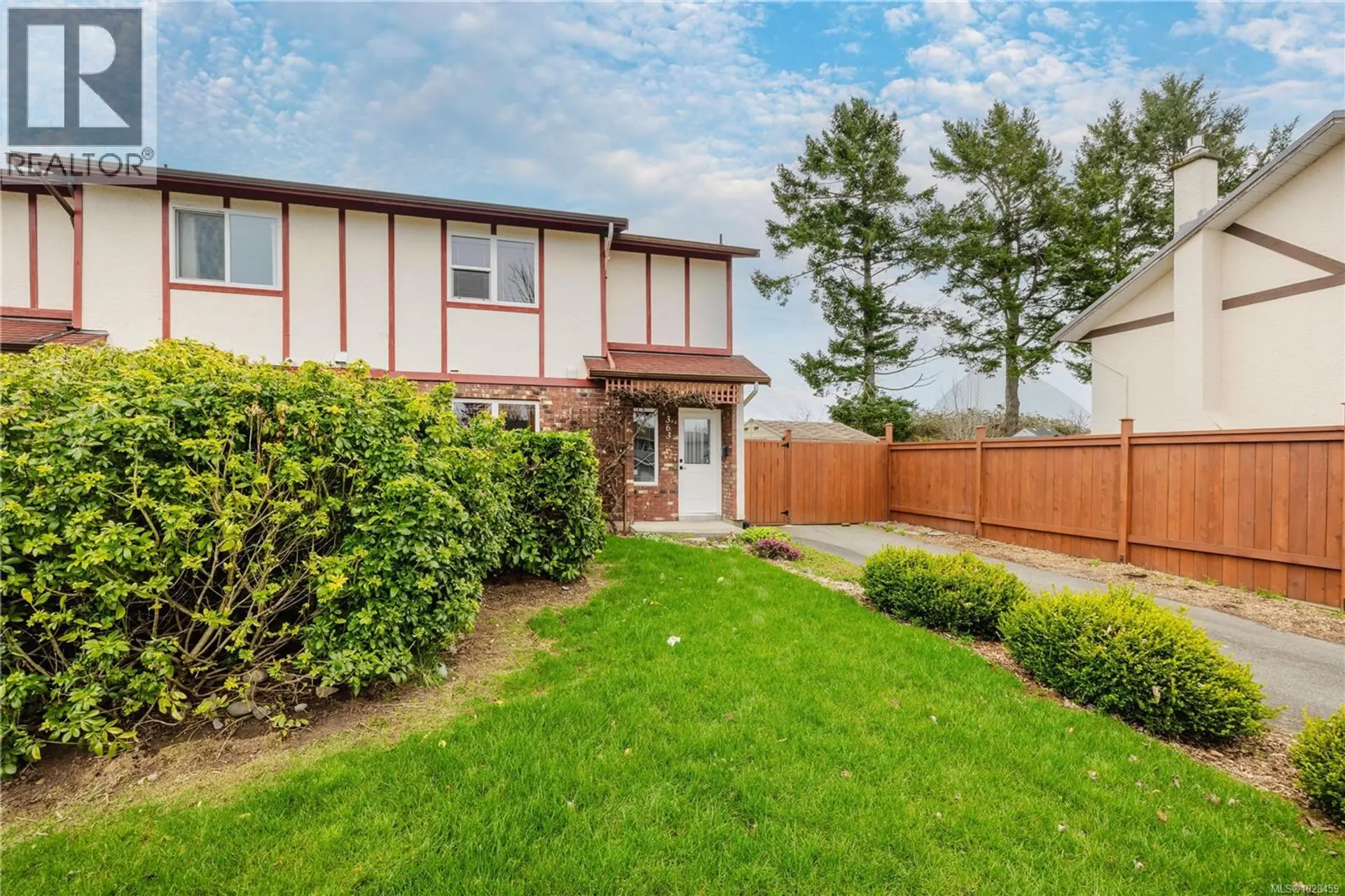 Property at 363 Pooley Pl, Esquimalt, BC
