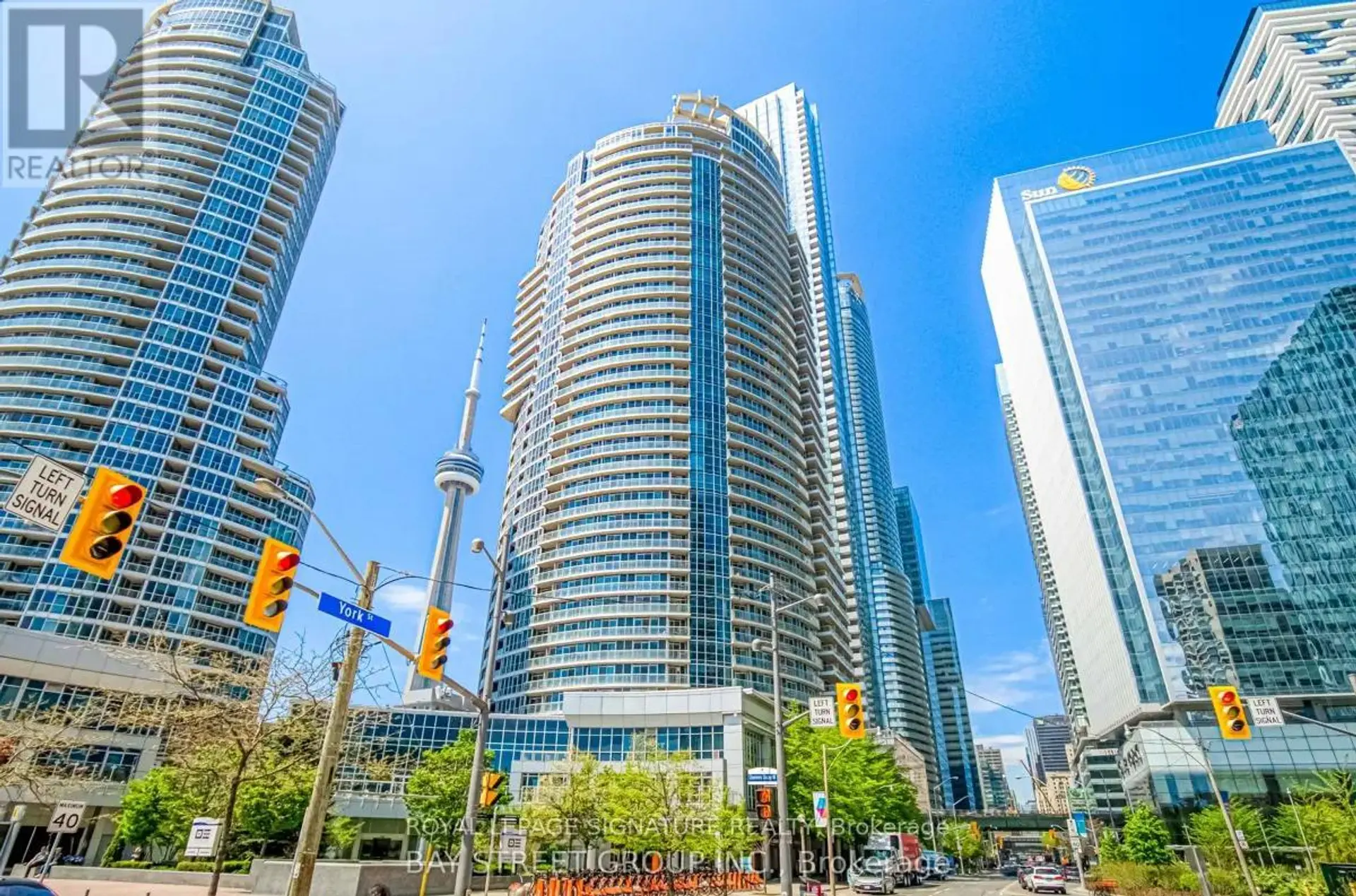 #611 8 YORK STREET - Image 1