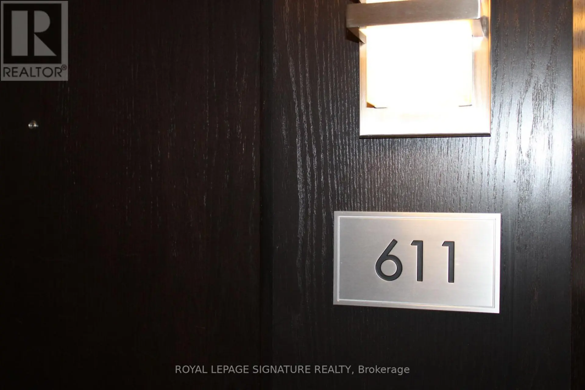 #611 8 YORK STREET - Image 2