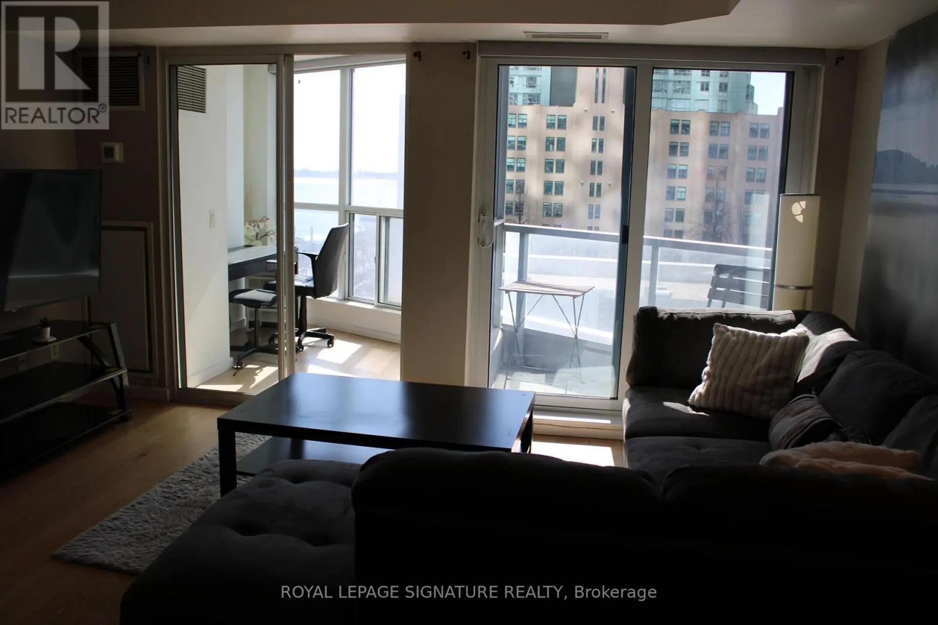 #611 8 YORK STREET - Image 9