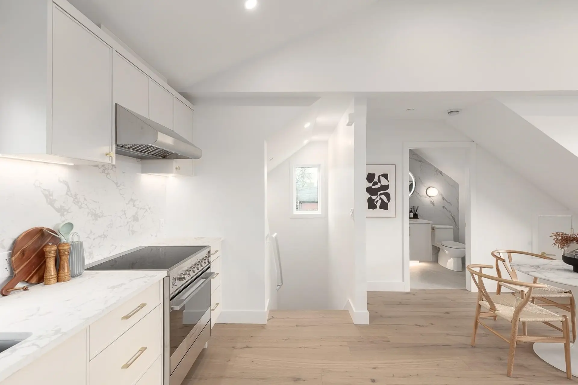 464 E 17th Avenue - Image 6