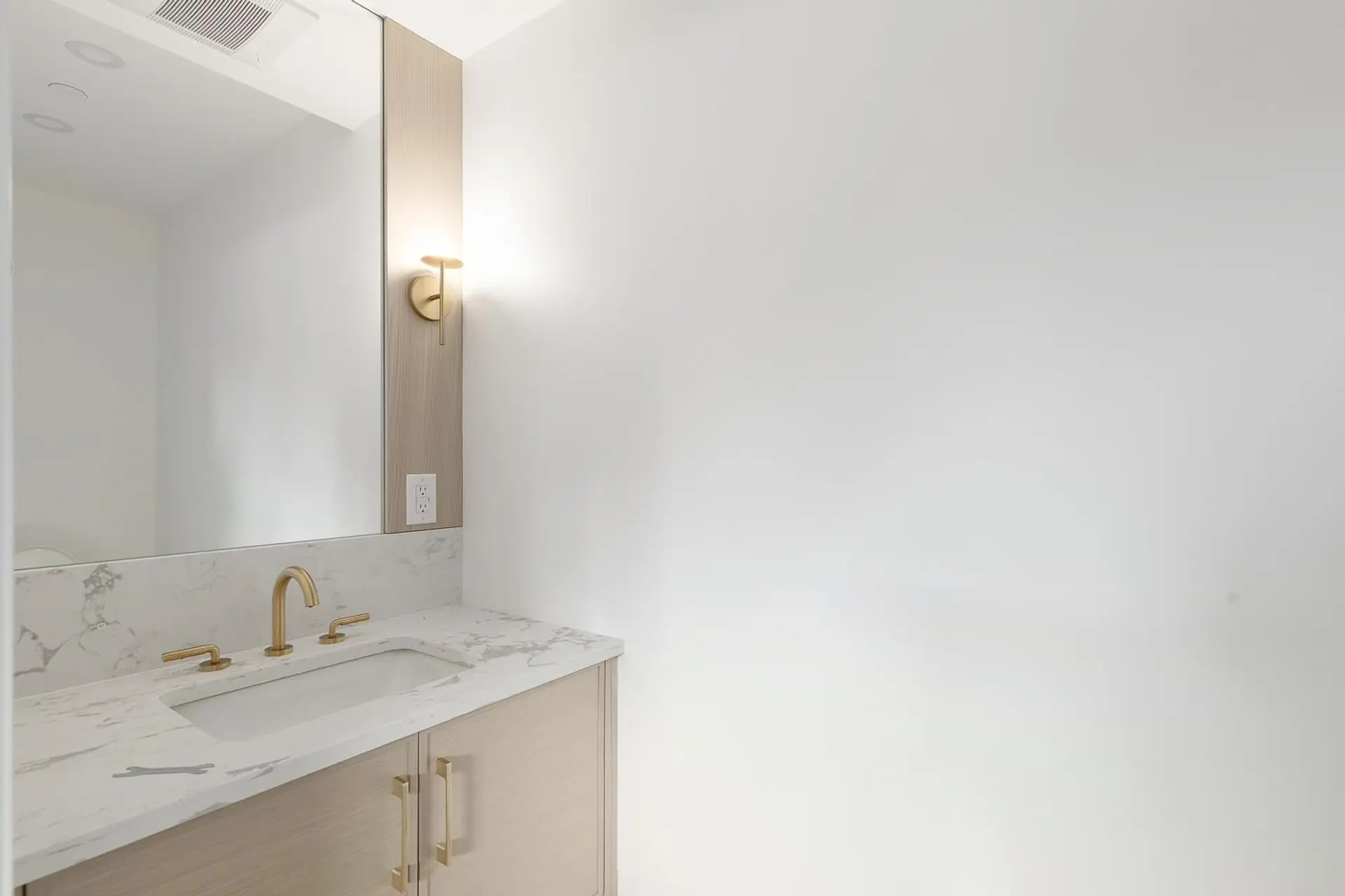 464 E 17th Avenue - Image 16